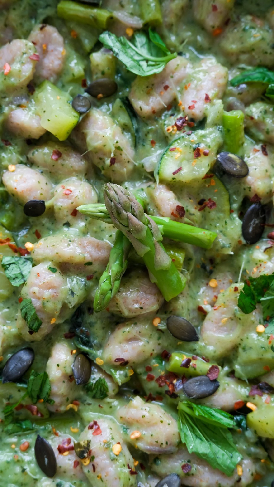 creamy-easy-green-asparagus-spring-gnocchi-spargel-frühling-vegan-grün-recipe-rezept-magda-mag-das-einfach-one-pot-creamy-cremig