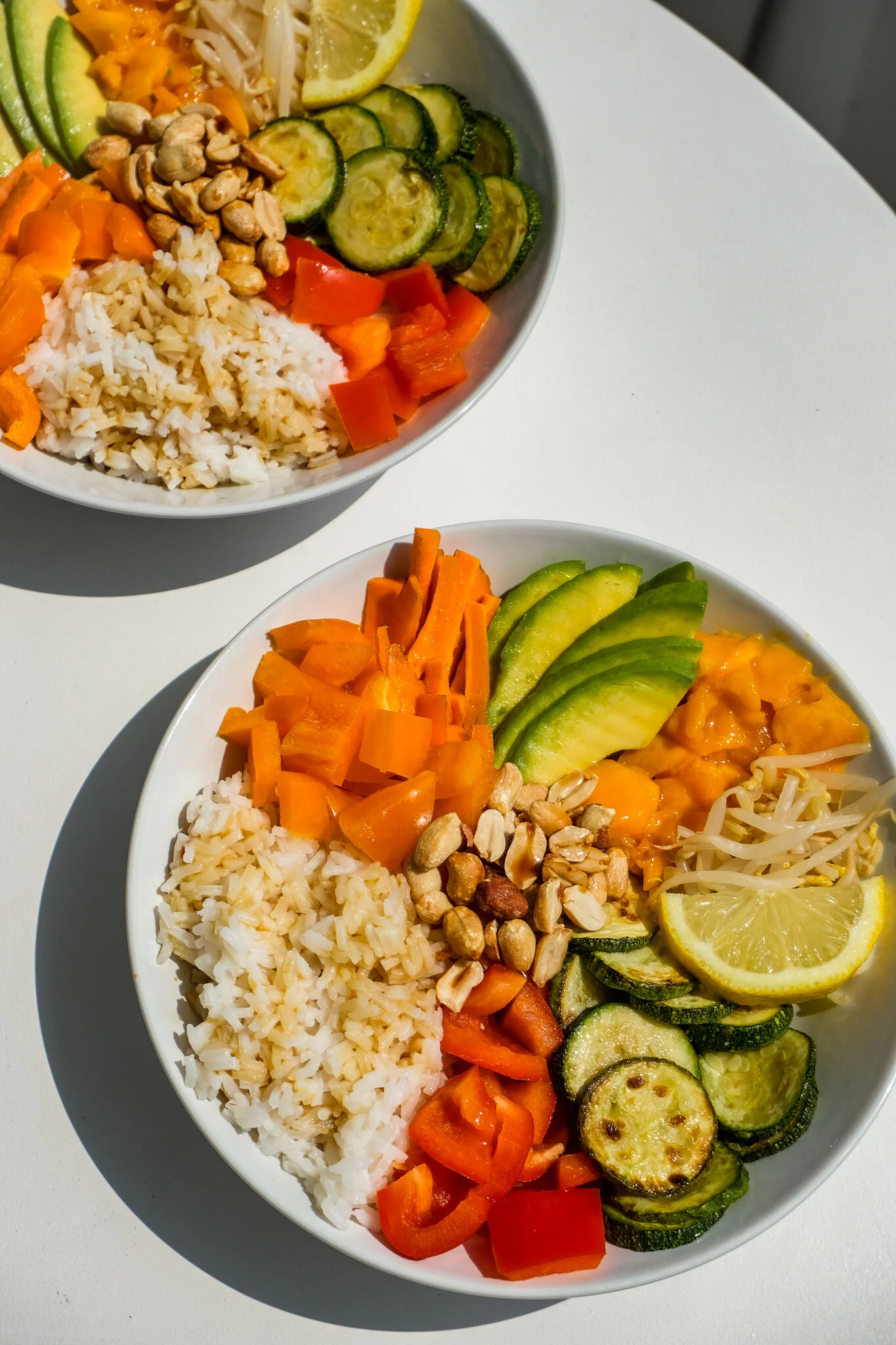 easy-rainbow-rice-bowl-fresh-colorful-healthy-reis-sommer-vegan-veggie-einfach-bunt-gesund-schale-regenbogen-gemüse-asiatisch-magda-mag-das-recipe-rezept