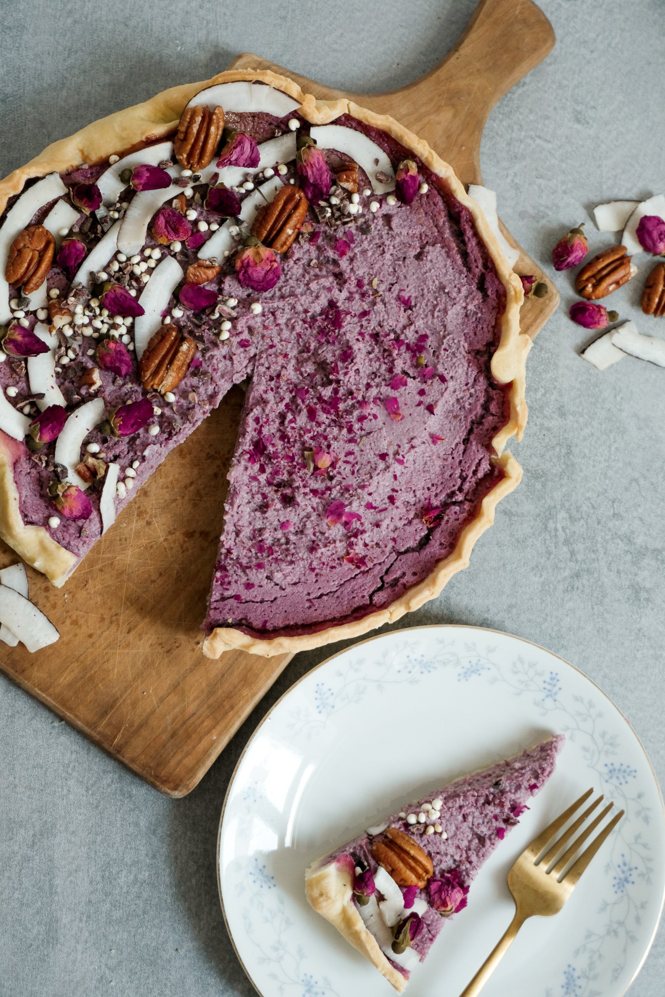 CREAMY VEGAN RASPBERRY ROSE COCO CHEESECAKE