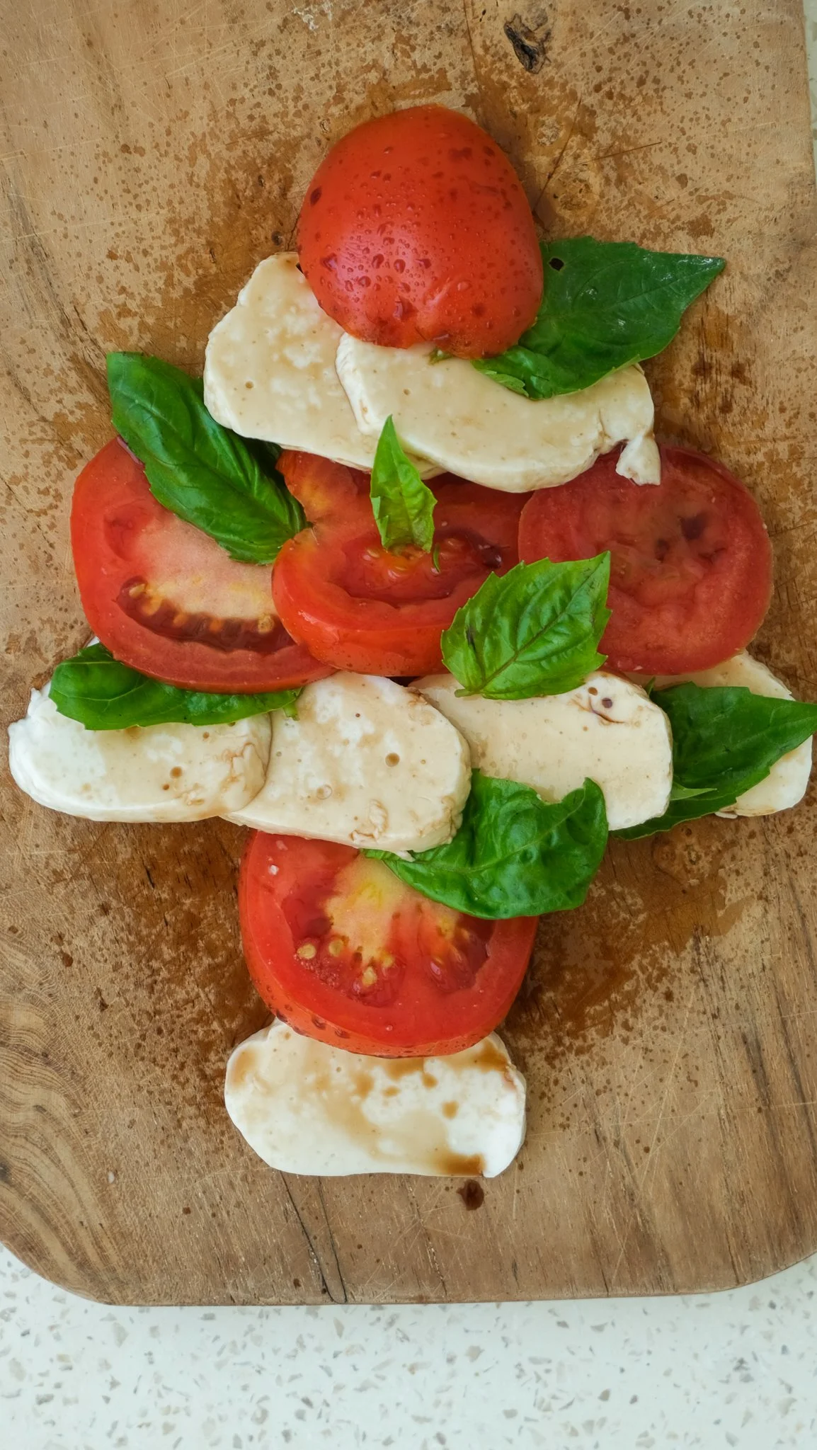 TOMATO MOZZARELLA CHRISTMAS TREE - ITALIAN FESTIVE CAPRESE 