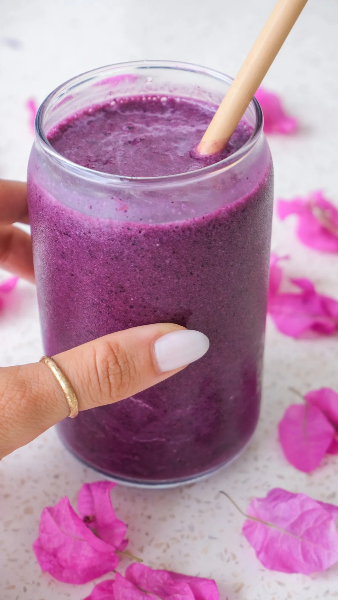 SIP YOUR GLOW: PINK PROBIOTIC BERRY BLISS SMOOTHIE