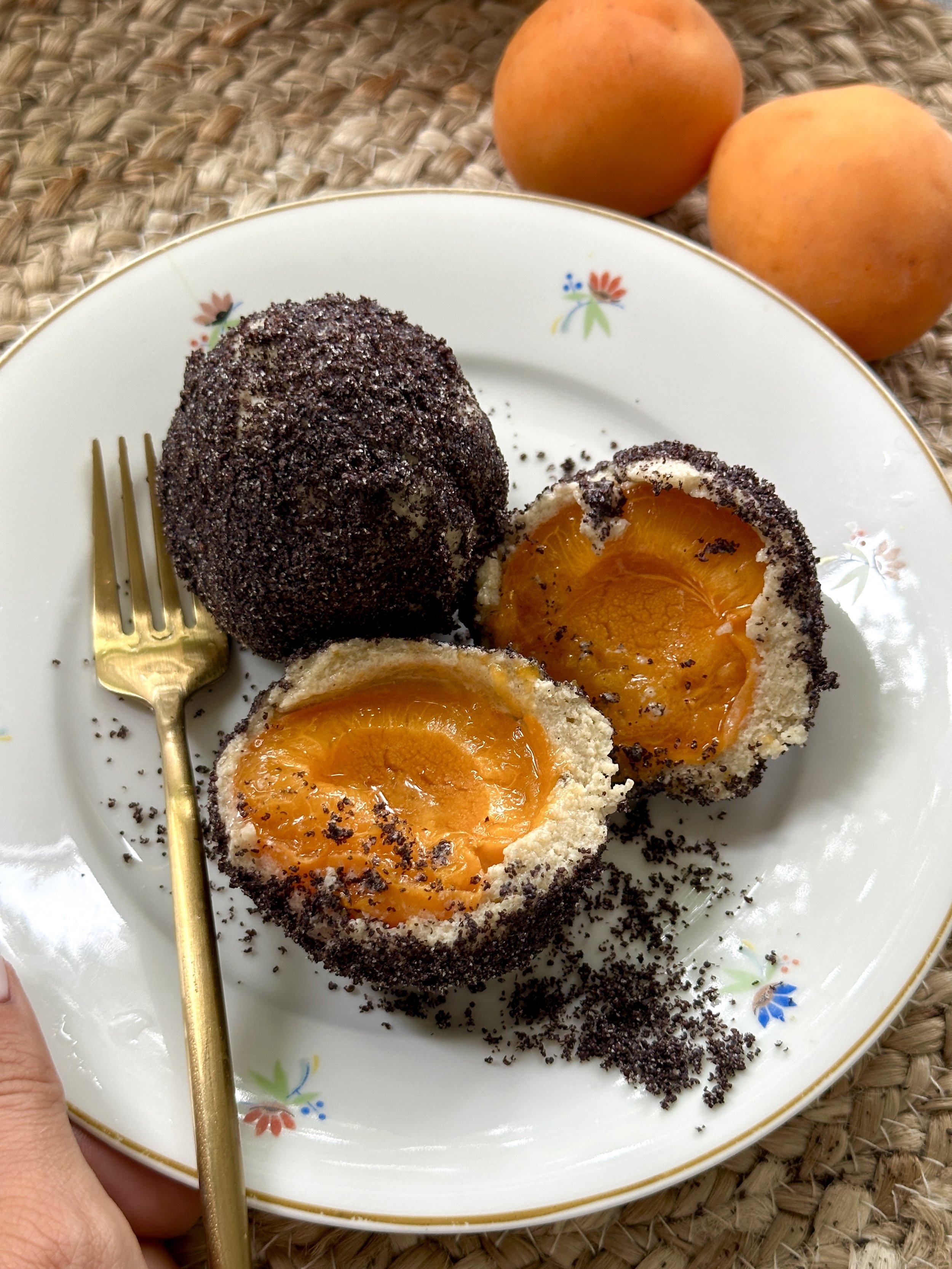 SAFTIGE MARILLEN MOHN TOPFEN KNÖDEL (WIE BEI OMA)
