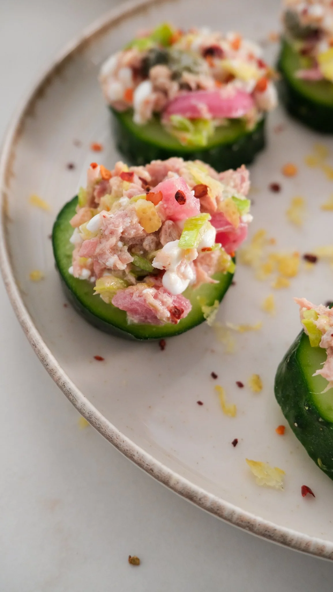 high-protein-tuna-cucumber-bites-easy-healthy-snack-magda-thunfisch-gurke-einfach-gesund-lunch-starter-tonno