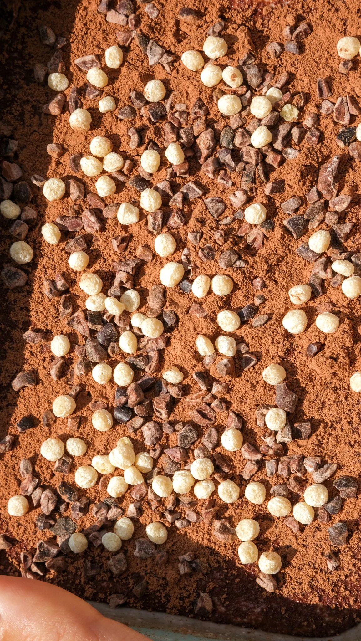 high-protein-brownie-cheesecake-bowl-breakfast-brunch-topfen-kakao-schokolade-käsekuchen-frühstück-post-workout-magda-mag-das
