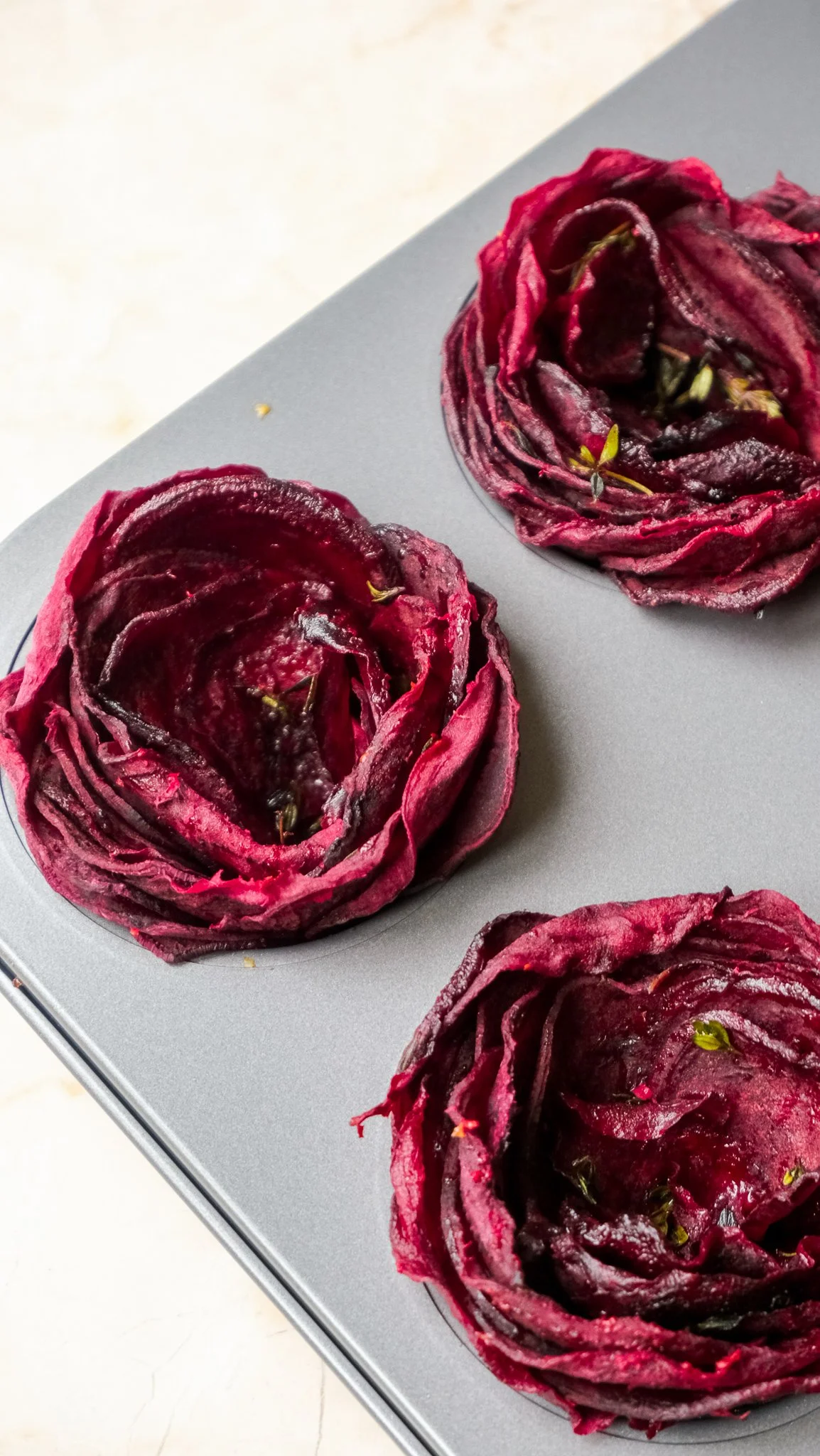 beetroot-roses-easy-savory-valentines-day-recipe-rezept-valentinstag-rote-rüben-beets-beete-zitrone-herzhaft-magda-mag-das