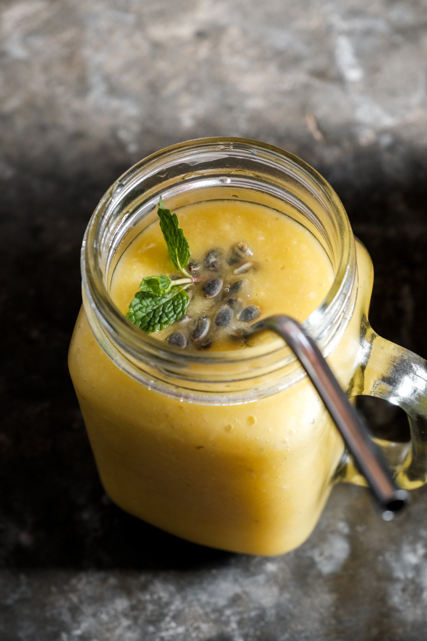 tropical-vegan-pineapple-mango-banana-smoothie-quick-vegan-tropisch-banane-ananas-magda-mag-das
