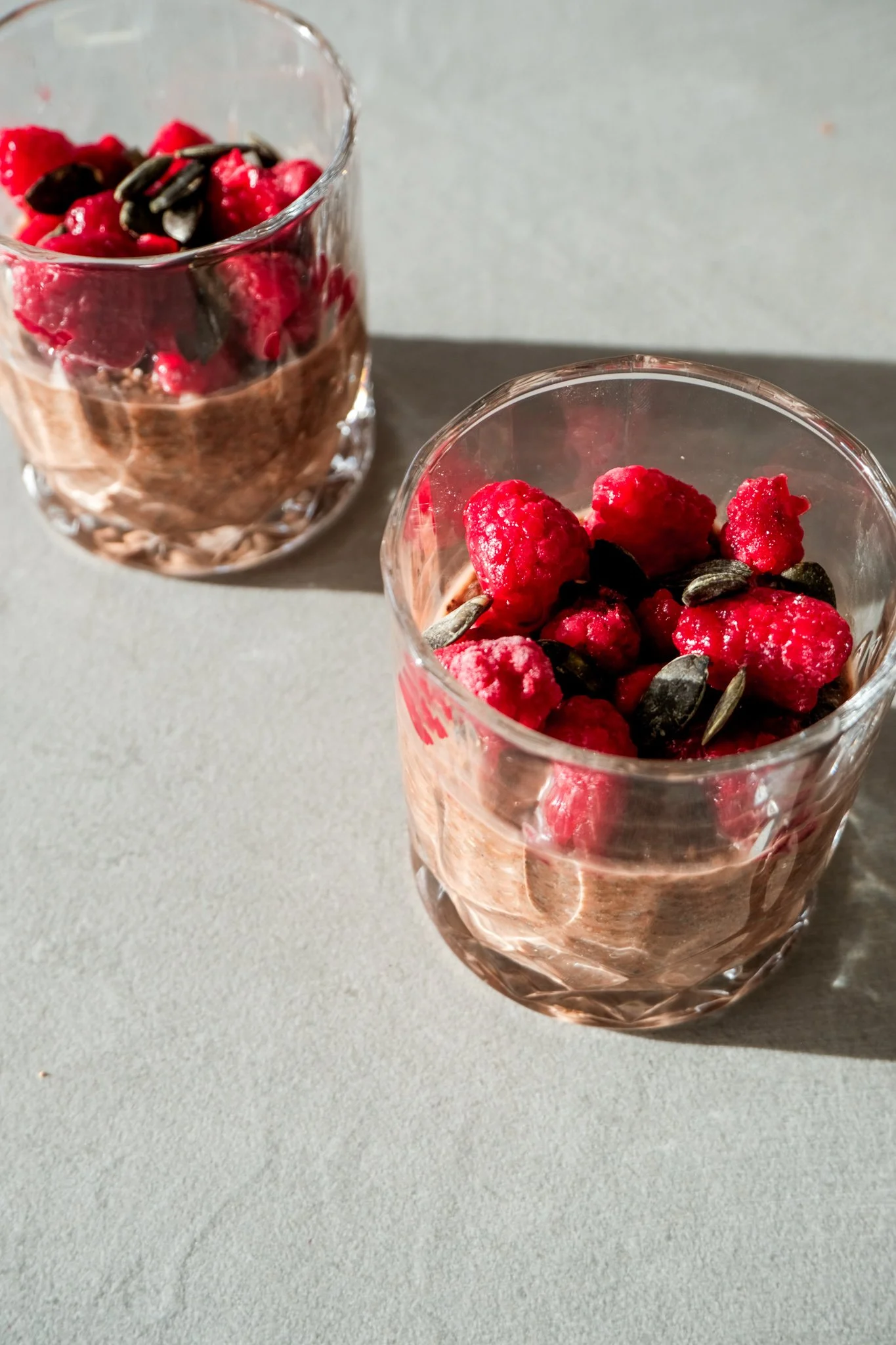 creamy-easy-chocolate-chia-pudding-with-berries
