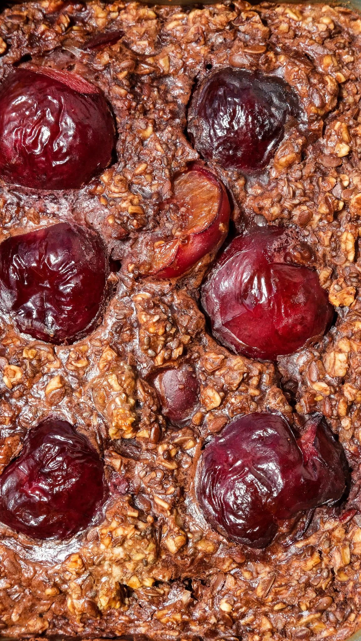 black-forest-schwarzwlder-kirsch-cherry-baked-oats-haferflocken-breakfast-frühstück-protein-mealprep-schwarzwälder-kirschen-rezept-magda-mag-das-recipe-einfach-sommer-chocolate-schokolade