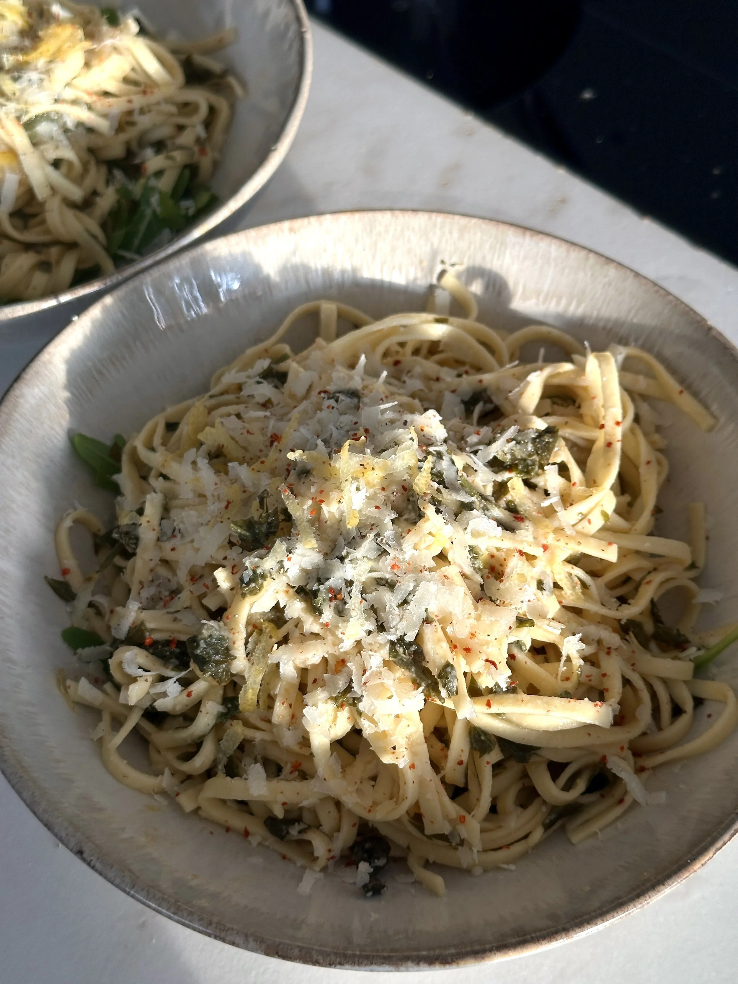 simple-quick-easy-pasta-al-limone-with-fresh-lemons-magda-mag-das-recipe-rezept-zitronen-nudeln-frisch-einfach-vegetarisch-garten-mallorca