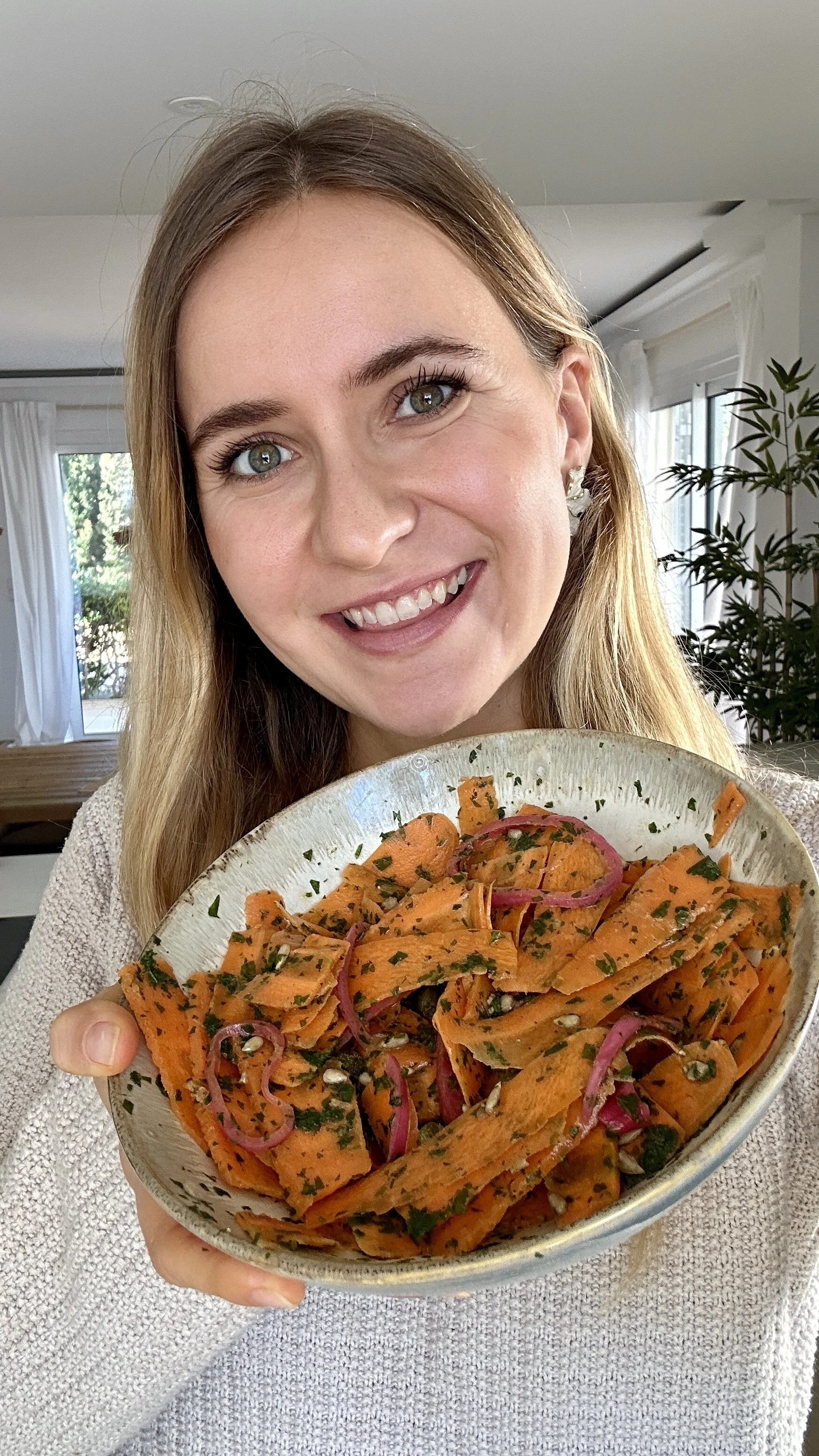 eat-your-skincare-retinol-salad-for-glowing-skin-karotten-salat-magda-mag-das-skin-food-healthy-easy-tasty-recipe-rezept