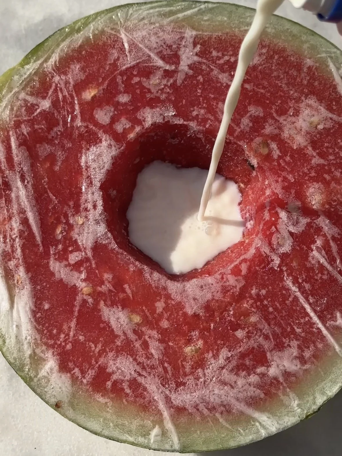 virales-wassermelonen-eis-ohne-eismaschine-magda-mag-das-rezept-recipe-watermelon-sorbet-gelato-healthy-milk-easy