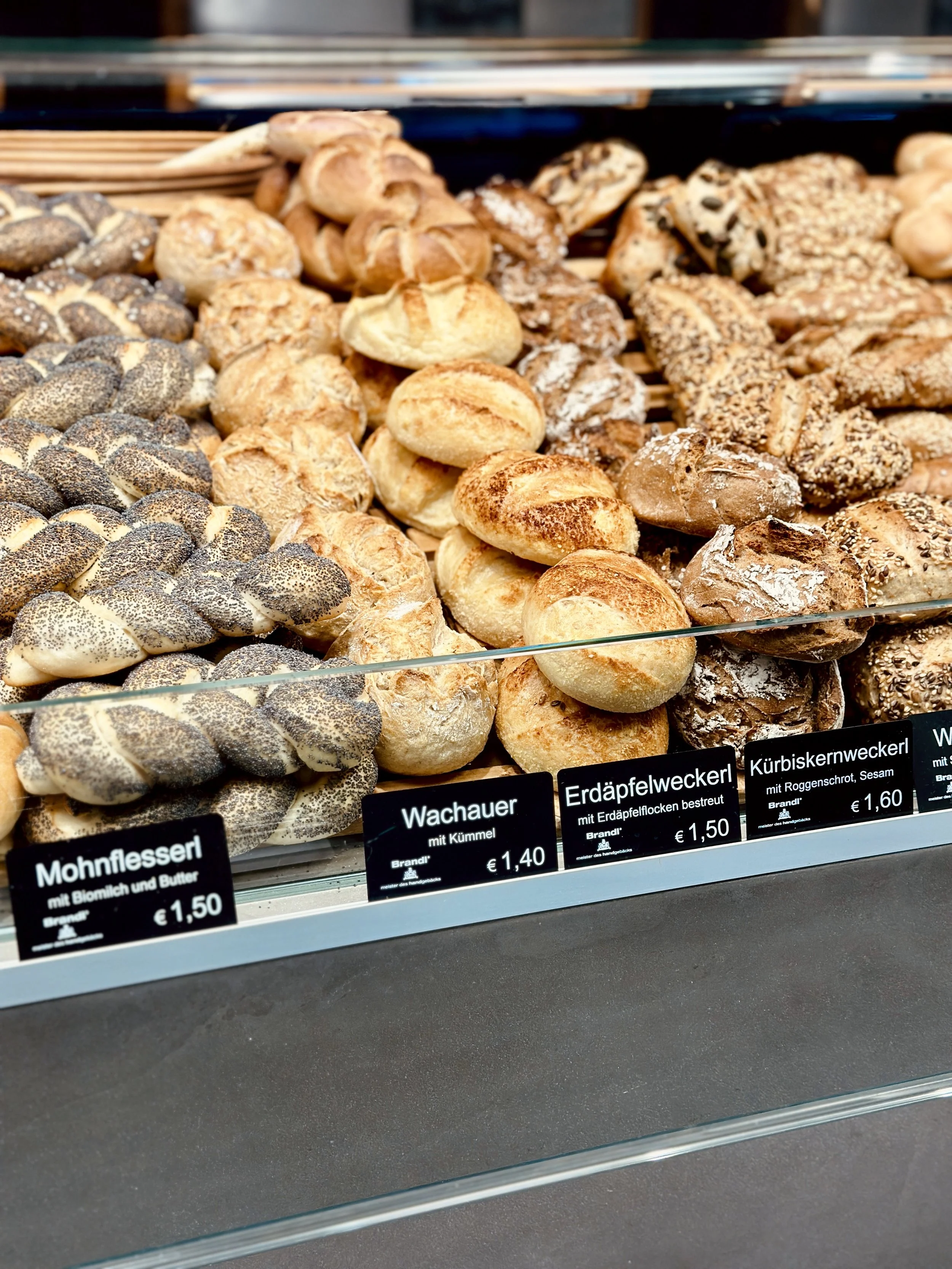 explore-linz-your-guide-for-the-top-food-coffee-spots-things-to-do-magda-mag-das-dinner-abendessen-oberösterreich-upper-austria-salzkammergut