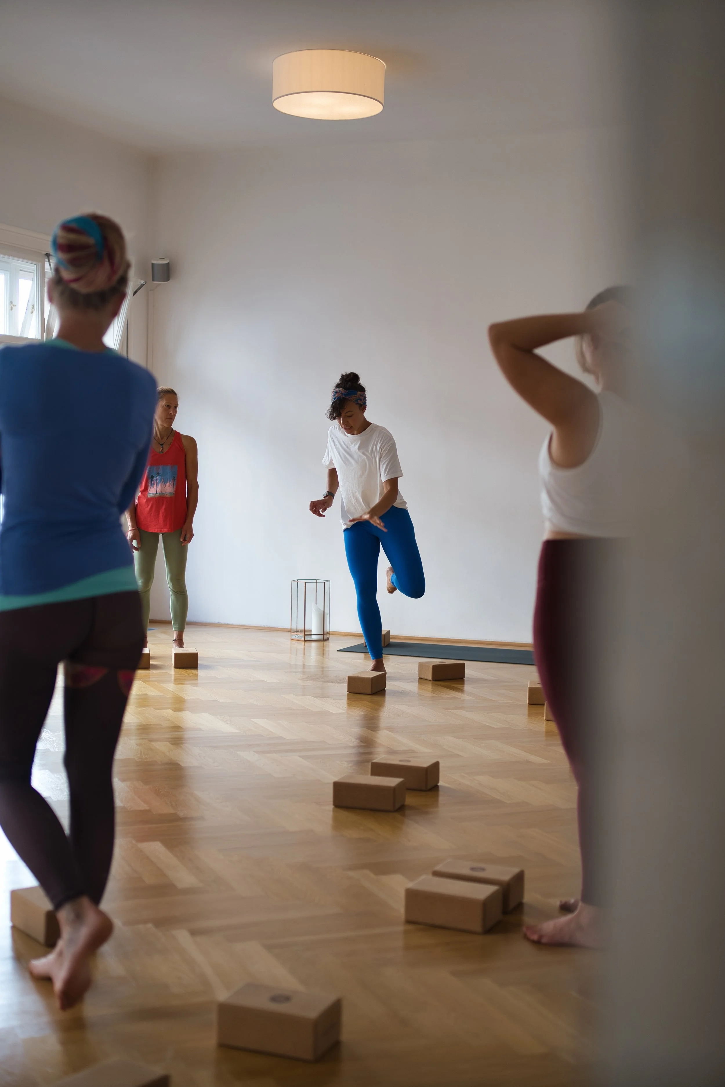 "Prop Party" & "Inside Flow to Deep Stretch" Workshop Day mit Ami Norton @ The Yoga Hive, Hanau