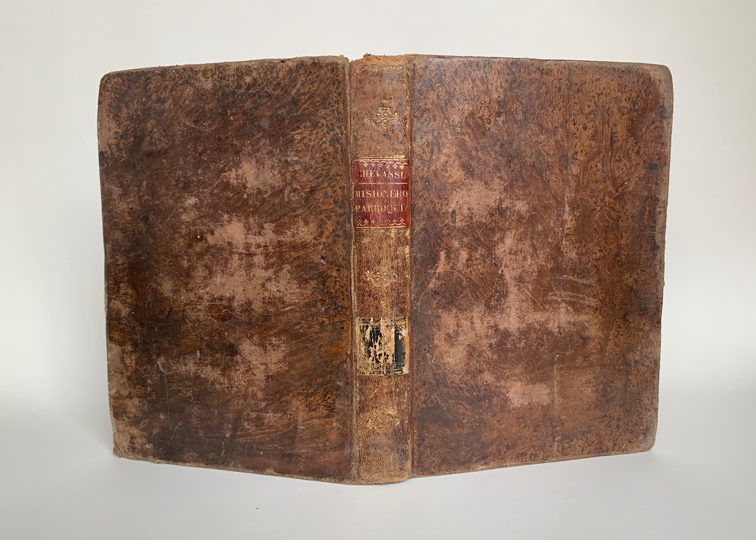 “Tree-adjacent” marbled sheepskin staining