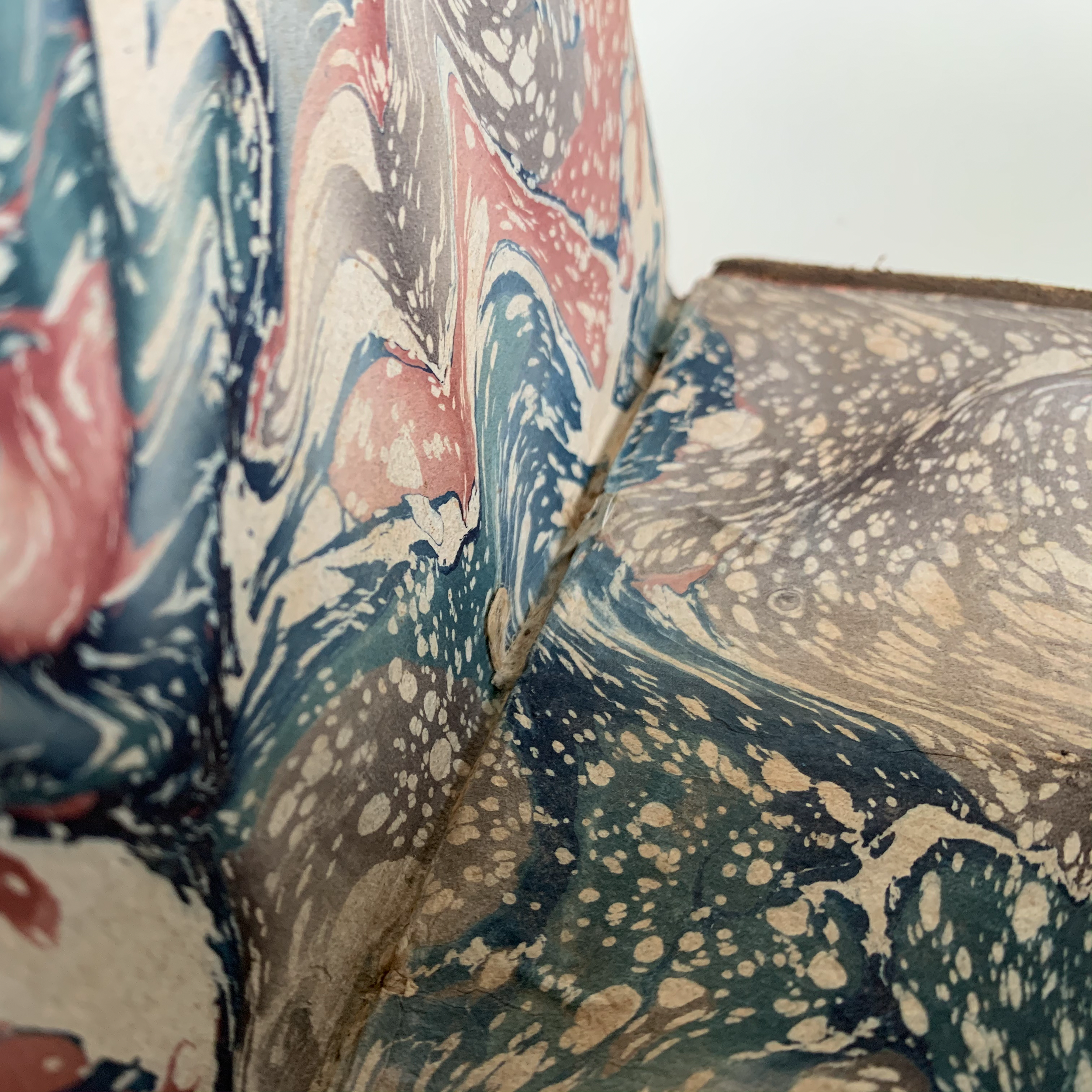 Misionero Parroquial (1819) — a wild Spanish marble