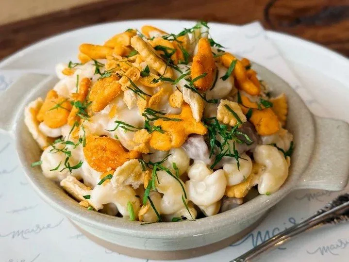 Beefy Dreamy Goldfish Cheesy 🧀

From Jan 15&ndash;31, @yyc.macandcheesefest is taking over the city, and The C+E has one dish you need on your mac n cheese bucket list.

Check out @maisie.eatery's &ldquo;Beefy Dreamy Goldfish Cheesy&rdquo; &mdash; a