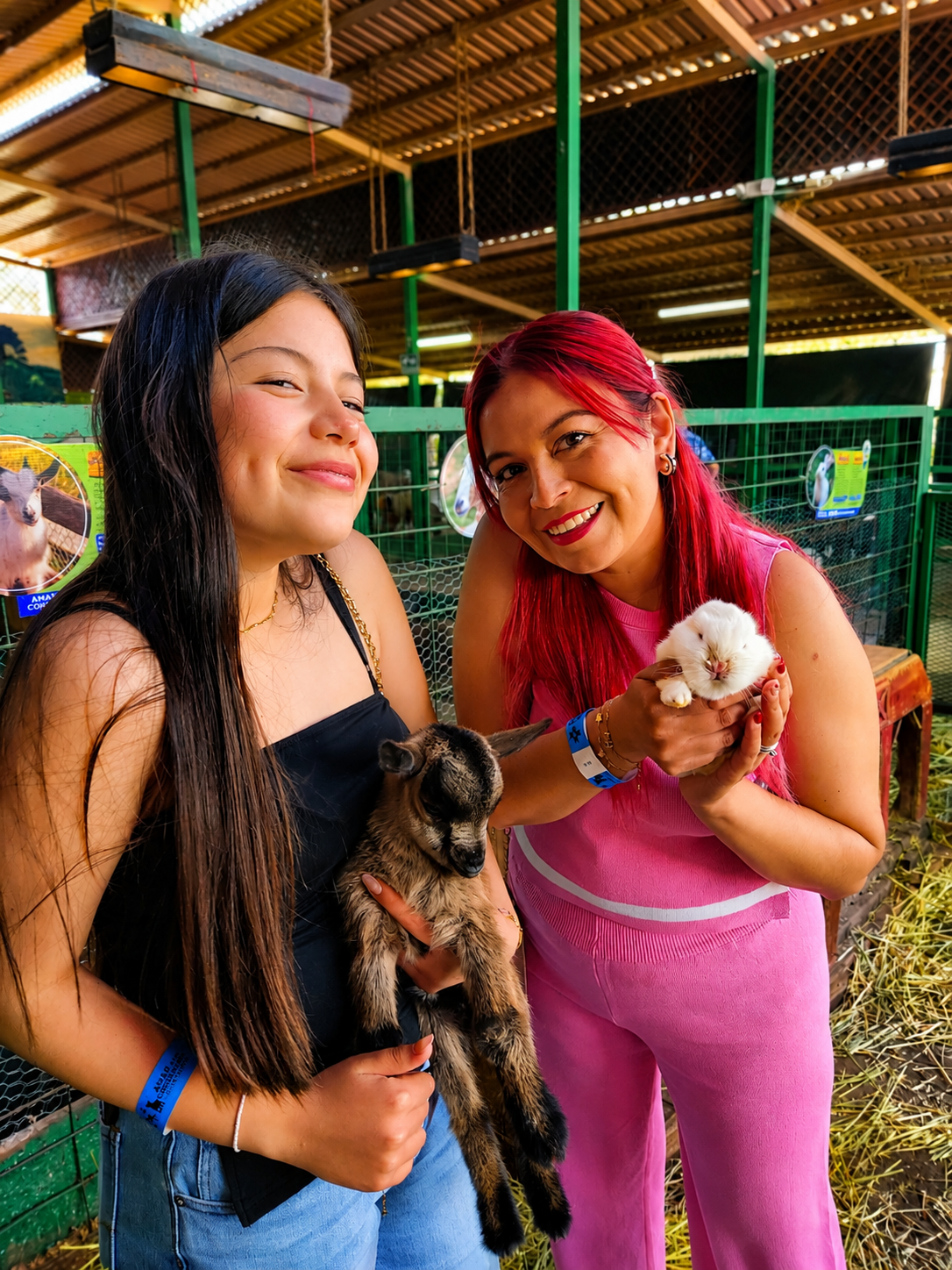 Two woman in Pai Pai Animal Rescue Center