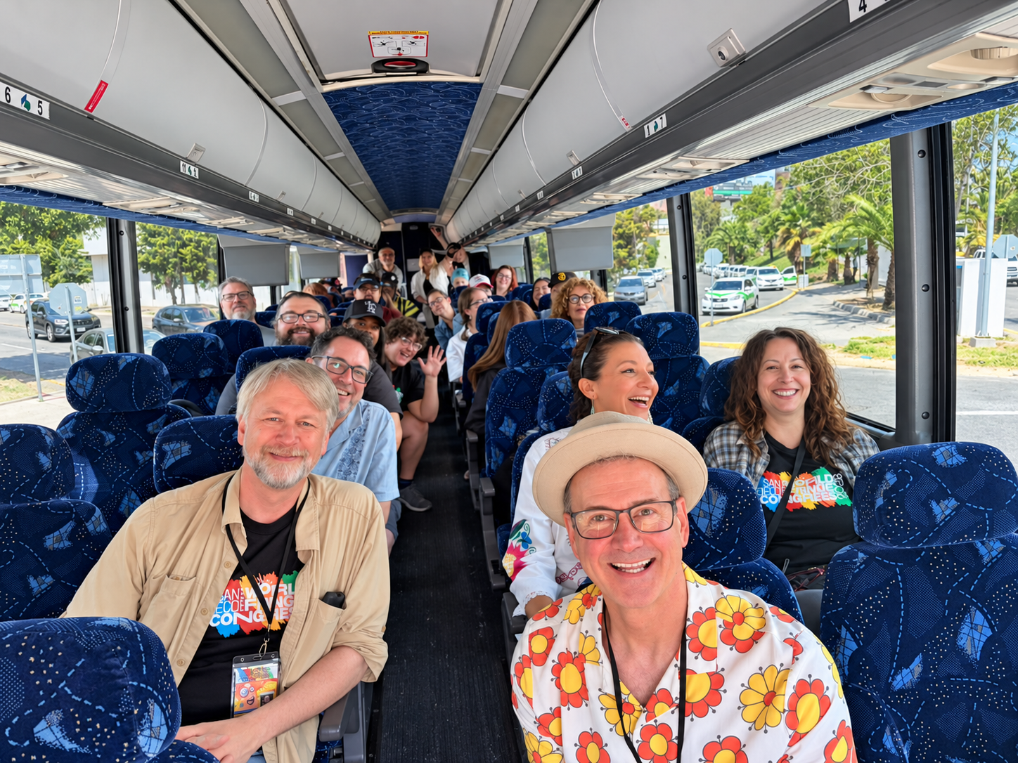 coach-bus.png