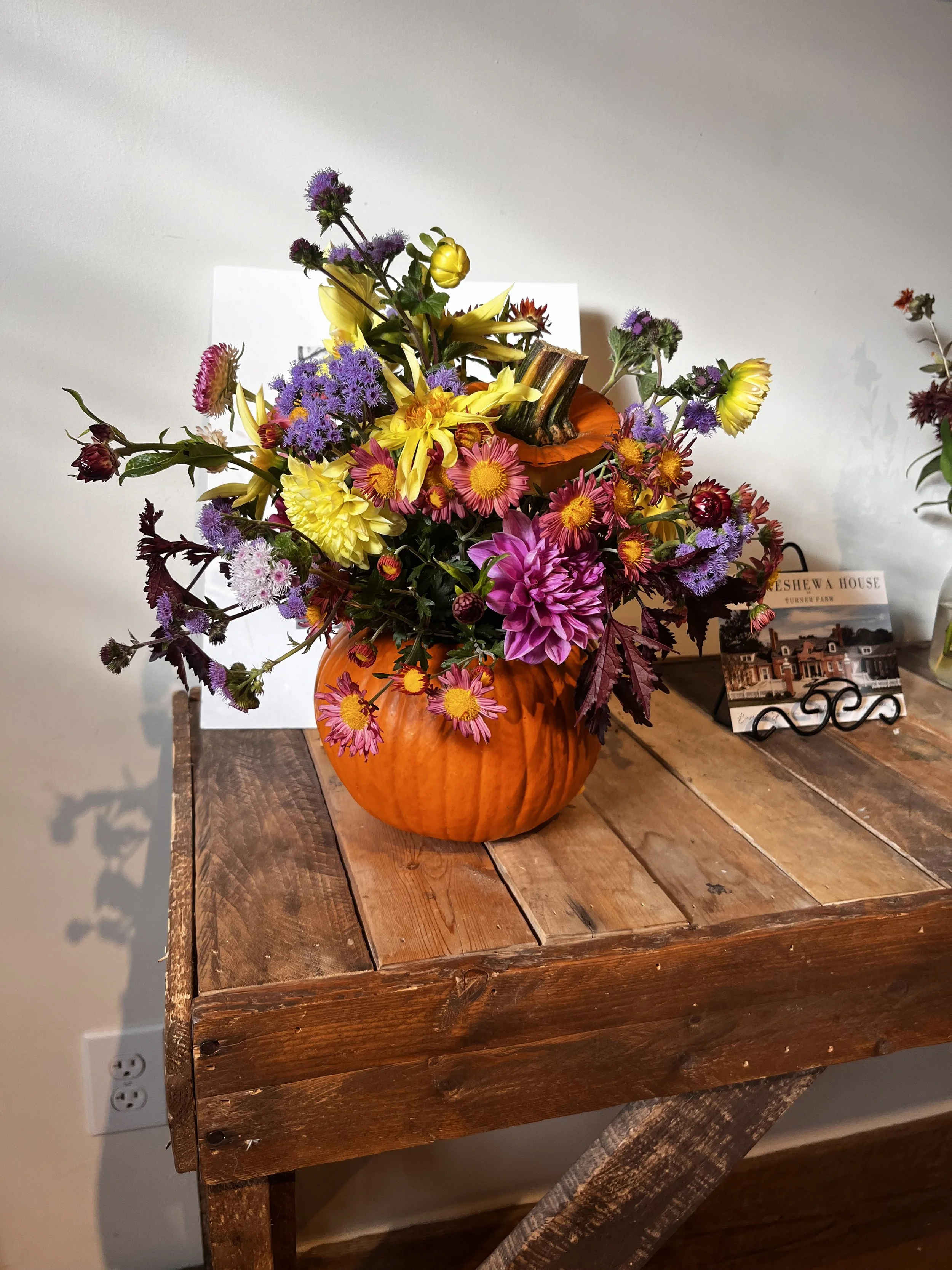 Pumpkin Centerpieces (October 21)