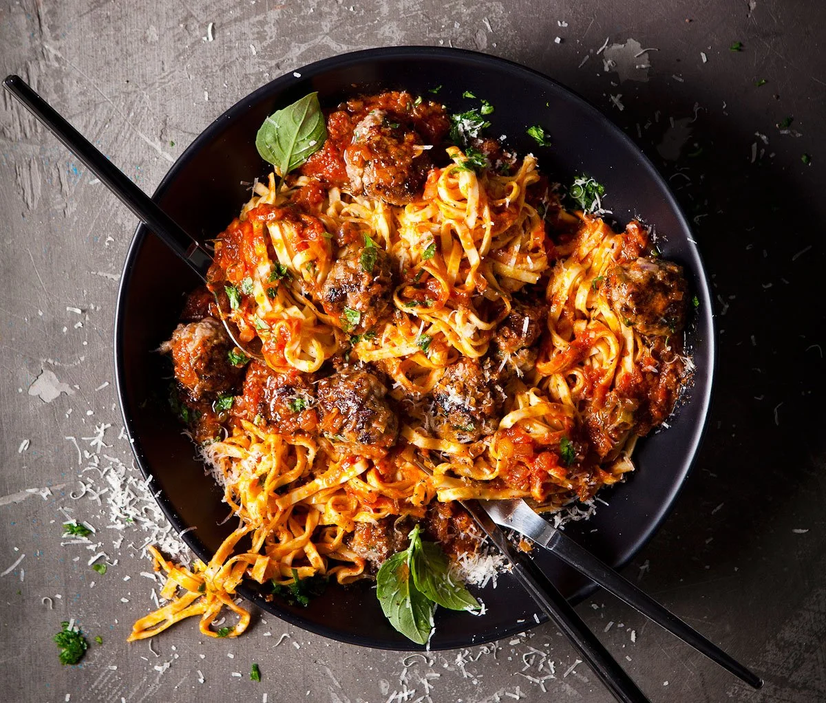 Italian-meatballs-with-tagliatelle.jpg