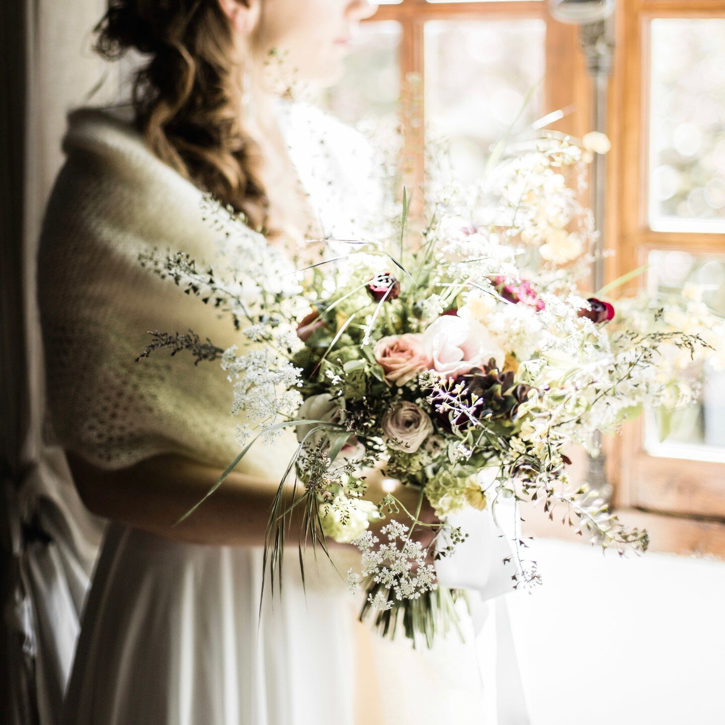 Mariages, Seaux fleuris, vous pouvez d&eacute;sormais retrouver notre offre de fleurs &agrave; emporter sur notre site 💫

Vari&eacute;t&eacute;s uniques et formes organiques, nos compositions sont une expression joyeuse de la nature en toute simplic