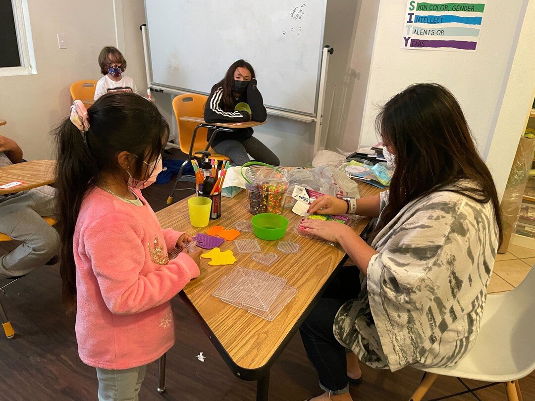 Kick-art your day⚡️

For the first Art Class of the year our students work on a batch of Perler Beads designs with the wonderful instruction of Jaime! 

#communitylearningcenters #CLCs #theturnerfoundation #learningcenters #afterschool #programing #s