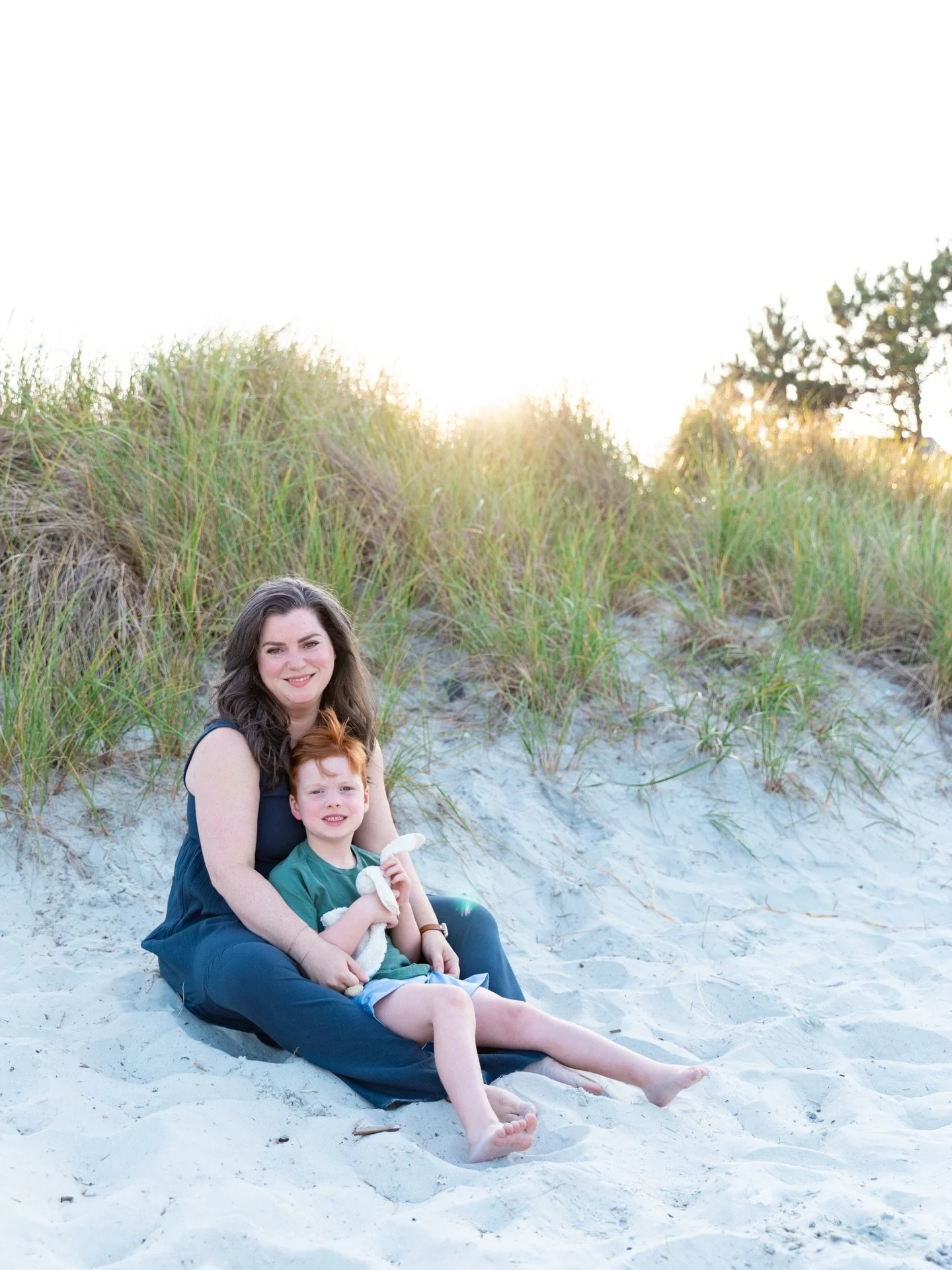Thinking back to my Wingaersheek Beach mini sessions - oh how I wish it were Summer again 💛