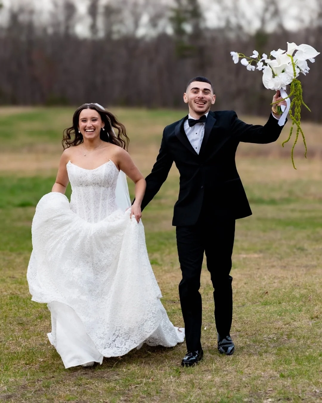 Styled shoot vibes but make it a wedding!!! 

I had the best time at this shoot with so many wonderful creatives 😍 

Host: @luciasomaphotography
Photographer: @luciasomaphotography
Makeup: @cosmeticsbykateduffy
Hair: @styledbykyliedunphy
Luxury Picn