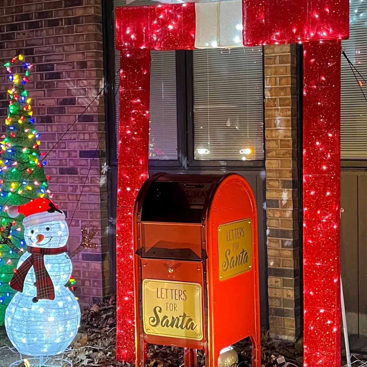 Showing off some of our latest sign projects! 🌟 From LED-lit birthday displays to business nameplates, yard signs, and those super popular &lsquo;leave packages&rsquo; signs - we&rsquo;re creating it all!

Check out our range:

⭐️LED Edge-lit signs 