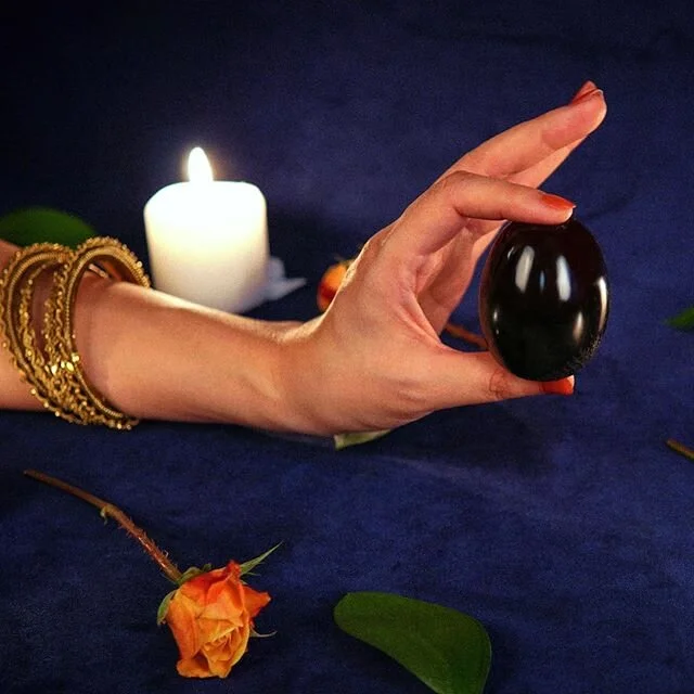 Don't forget to pick up this millennium yoni egg! Century eggs have been popular for decades in China 🇨🇳 because of their many health benefits. #ancientmedicine #yonieggs 🥚
&bull;
&bull;
&bull;
#yoni #egg #jadeegg #jadeeggjourney #practicegratitud