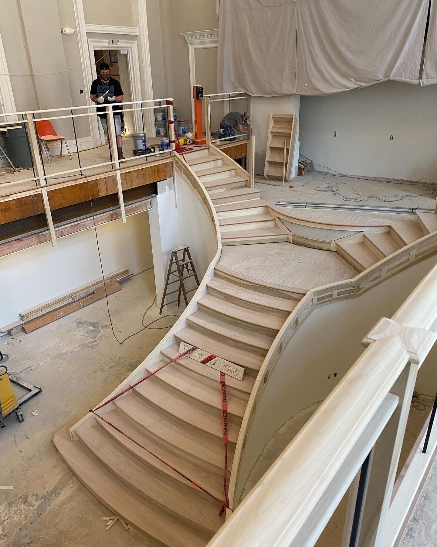 One of the best decisions we made during the renovation was restoring the grand staircase 😍

📸 @hcophotocinema
Model: @viconieto
💄@true.beauty.co
👗@somethingbleubridal
📋 @katieoevents
&bull;
&bull;
&bull;
&bull;
#modernwedding #downtownalbany #n