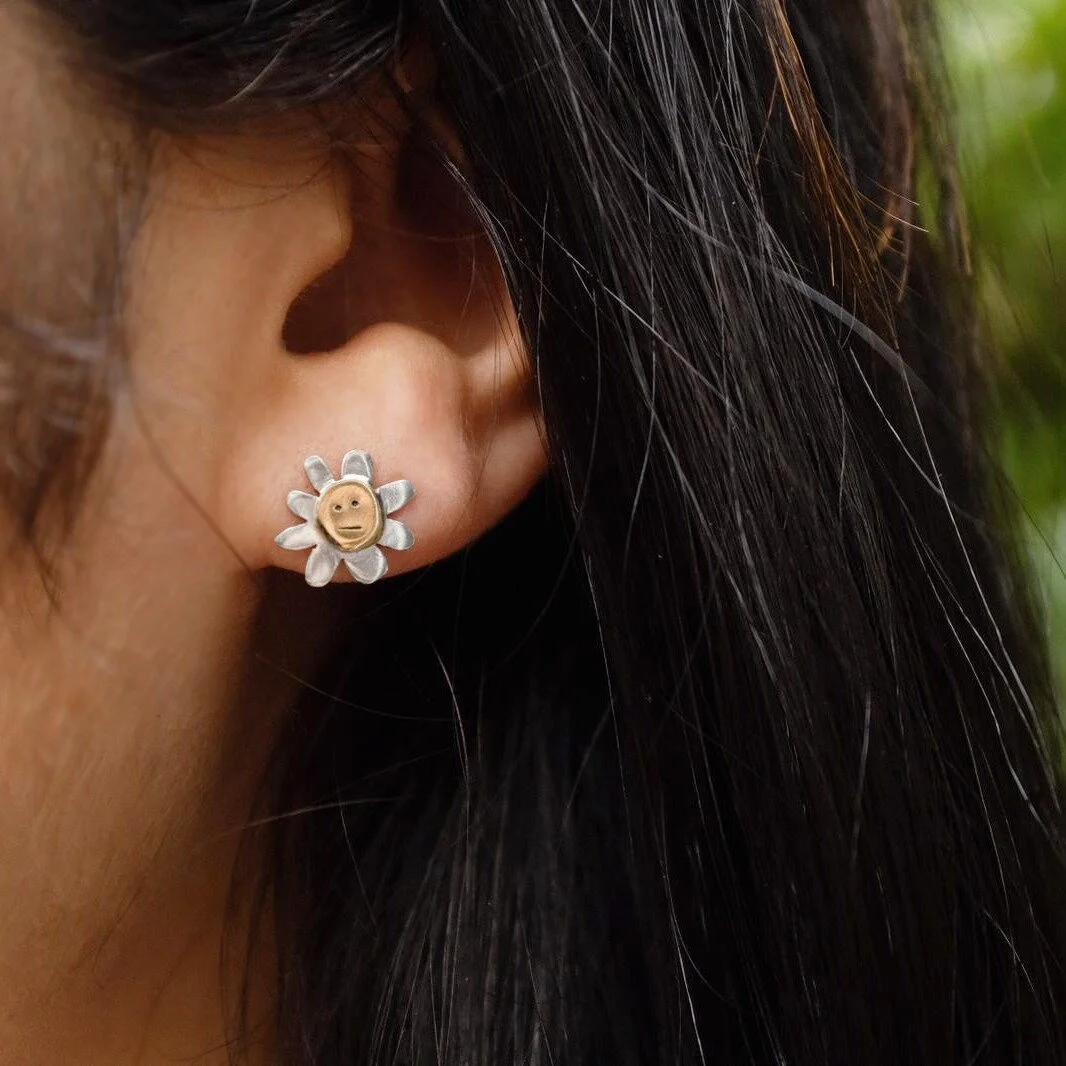 Daisy-studs-sken-studios-manchester-earrings-gold-silver-flower.jpeg