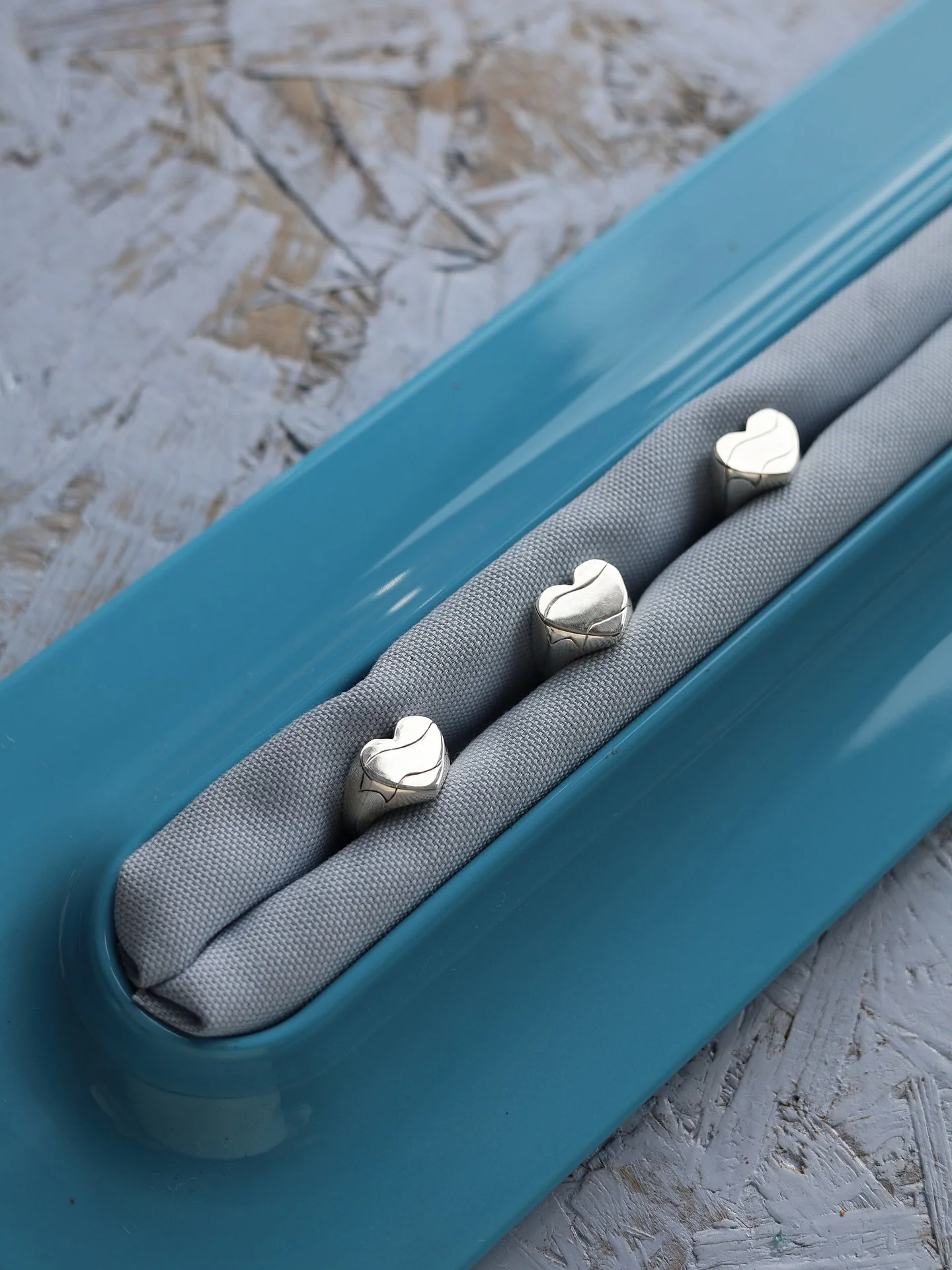 SOMETHING NEW COMING SOON 👀

Yes, I turned my @gustafwestman IKEA meatball plate into ring display 🥣