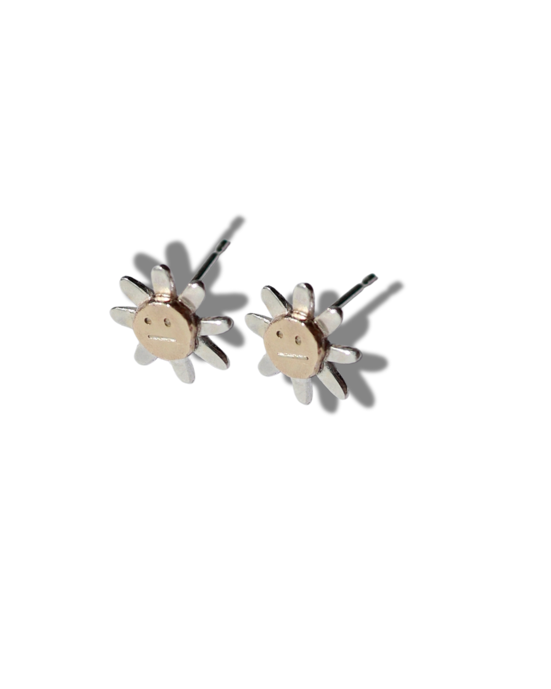 Indifferent Daisies Studs 9CT Gold