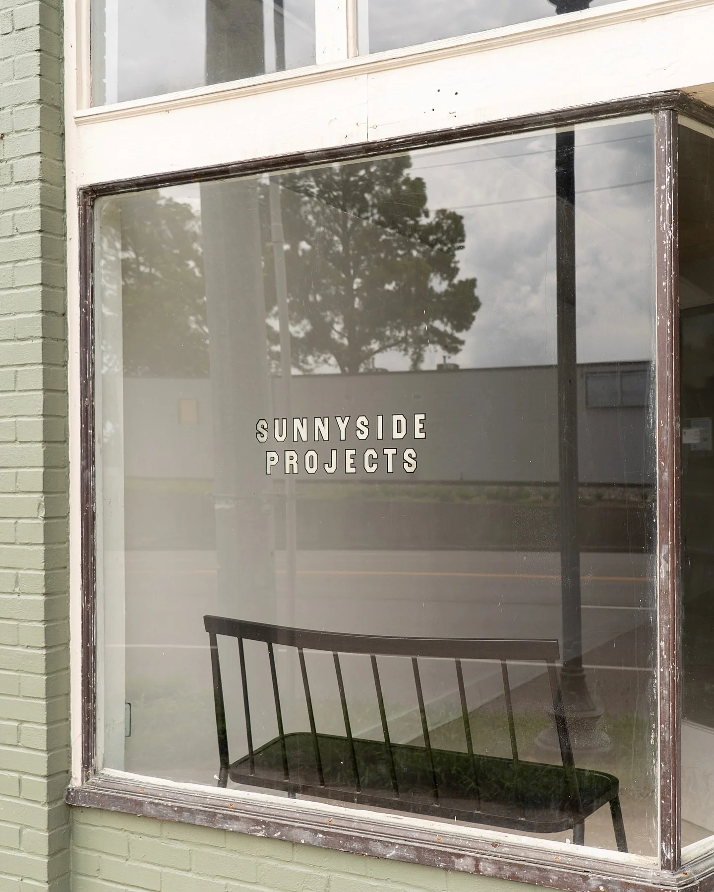 Headed out to Old Hickory to give @ericryananderson new gallery @sunny__________side some 12kt gold adornments. Always a treat getting to see drawn letters end up in gold