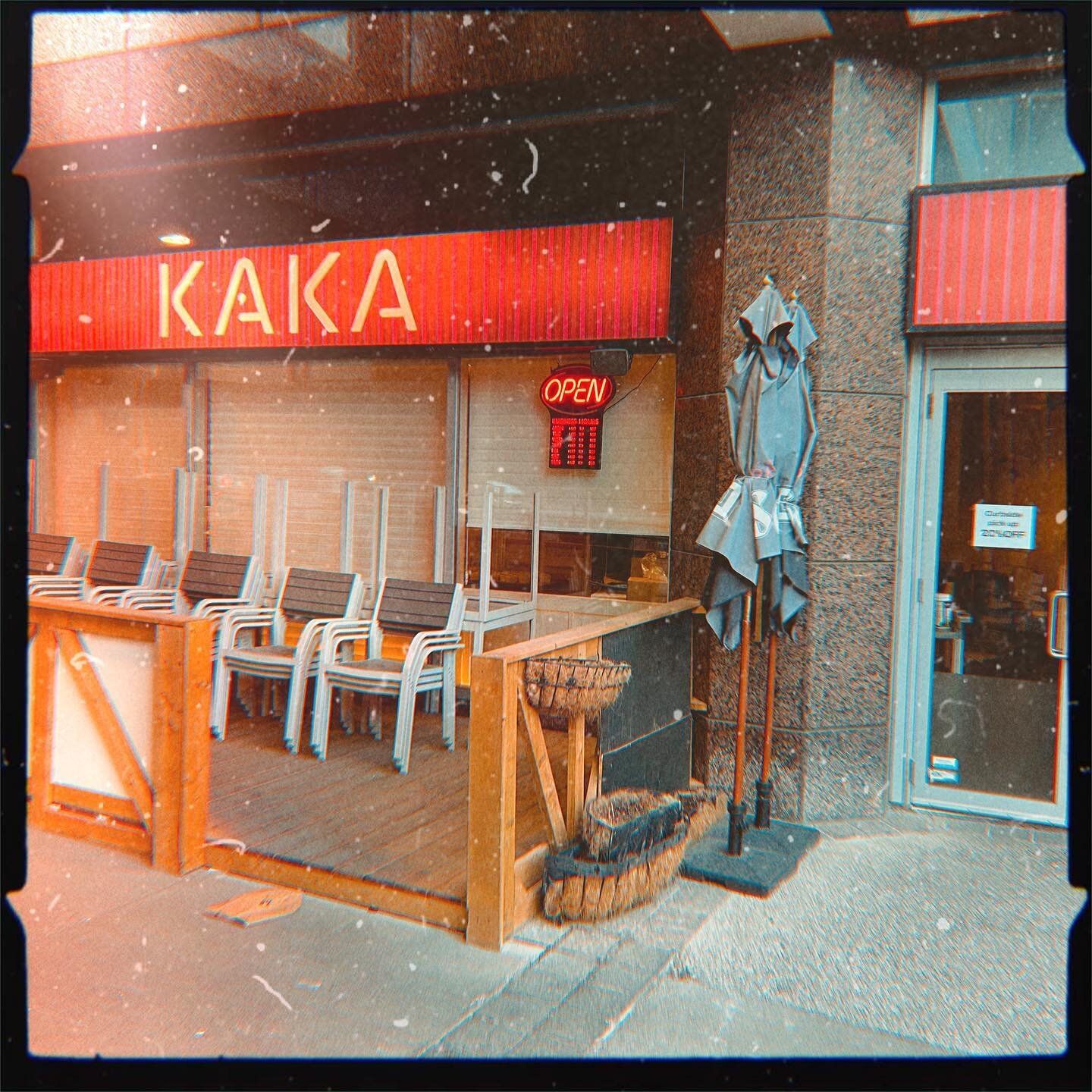 Just so sad to see our favourite eatery so empty. Can&rsquo;t wait for the day that &lsquo;KAKA&lsquo;
is backed up again 🙏🏼

@kakaallyoucaneat 

#imissfood #openup #allyoucaneat #alpacasofinstagram #brothersofsong