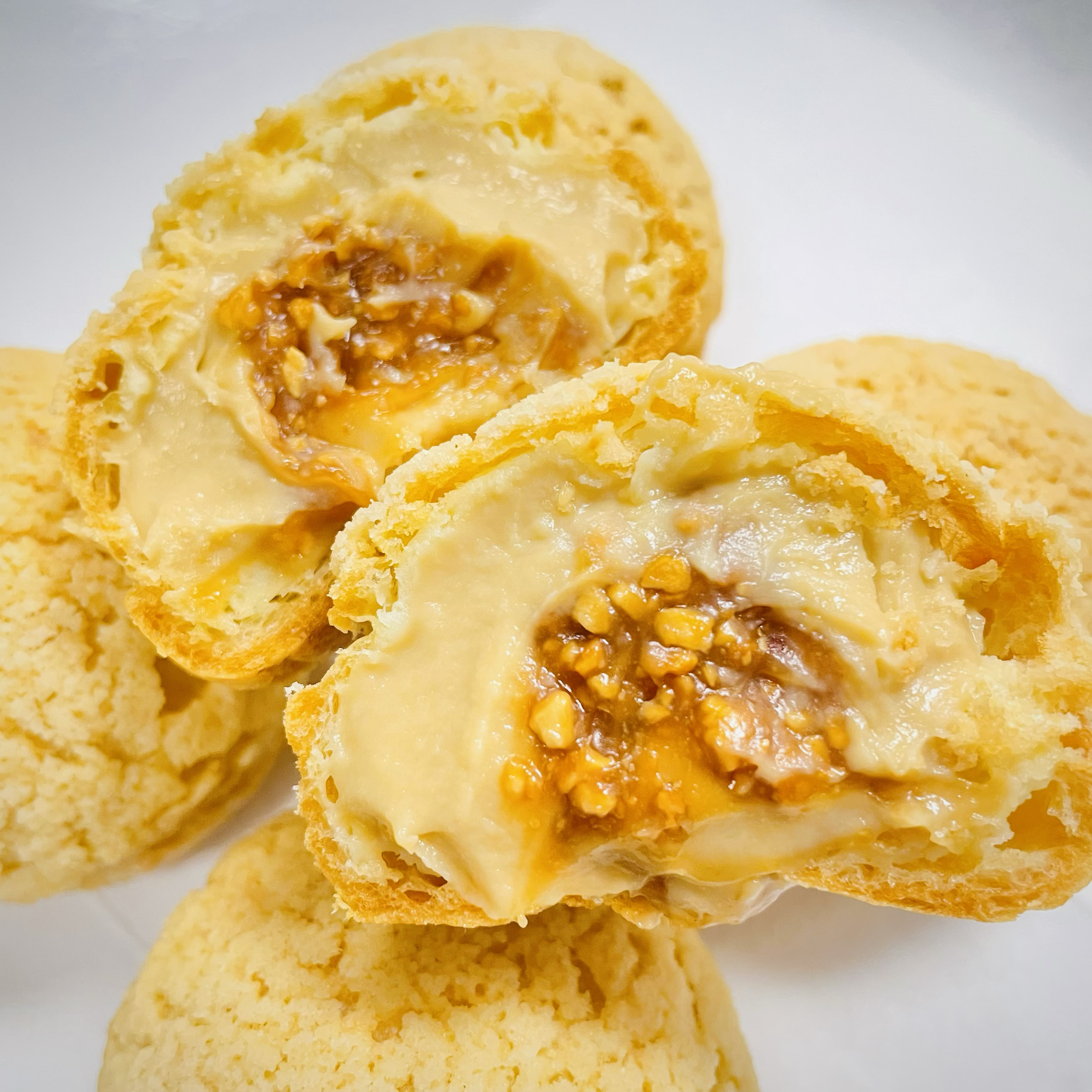 Cracker Jack (Caramel Peanut) Cream Puff