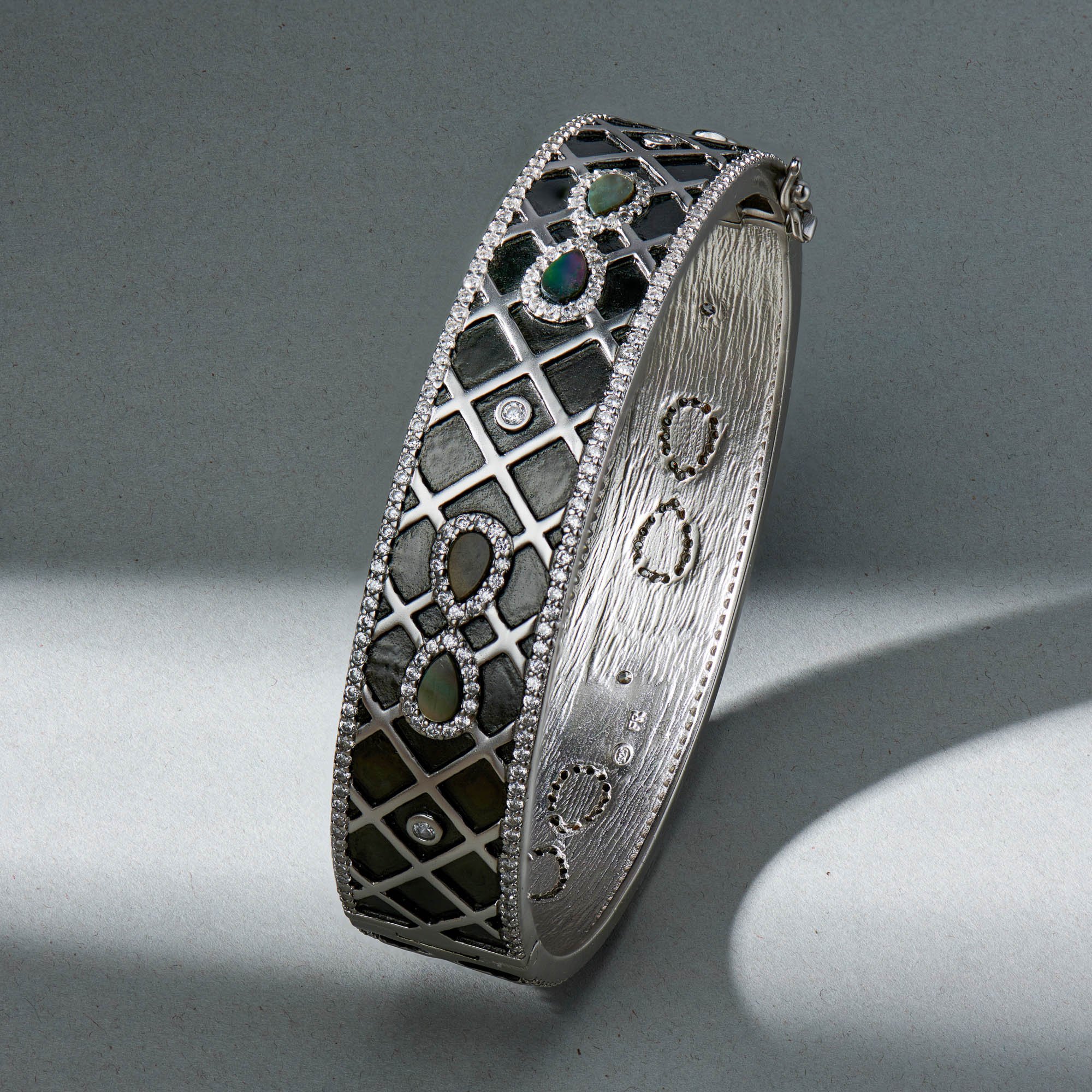 2020-08-13 00-36-11 (B,Radius8,Smoothing4).jpg