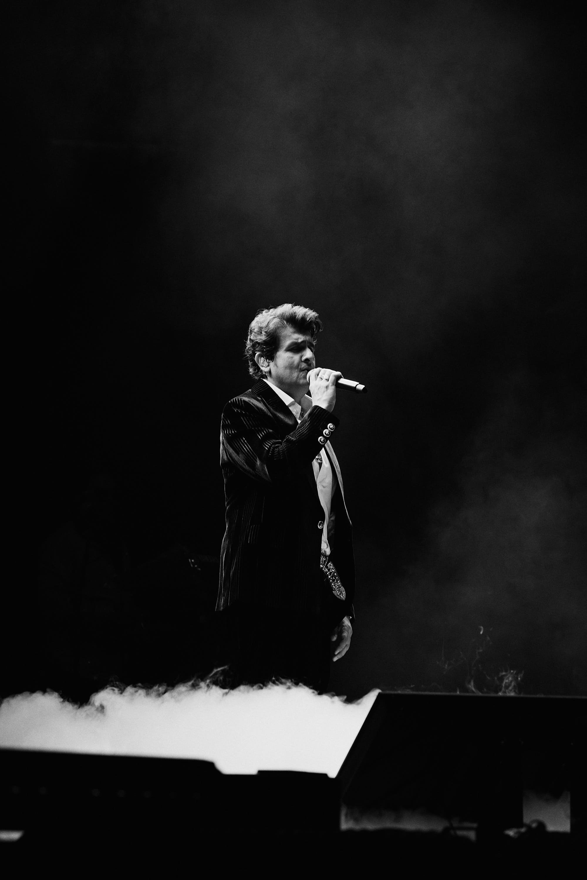 20260913_DHRUMILDESAI_SonuNigam_0965.jpg