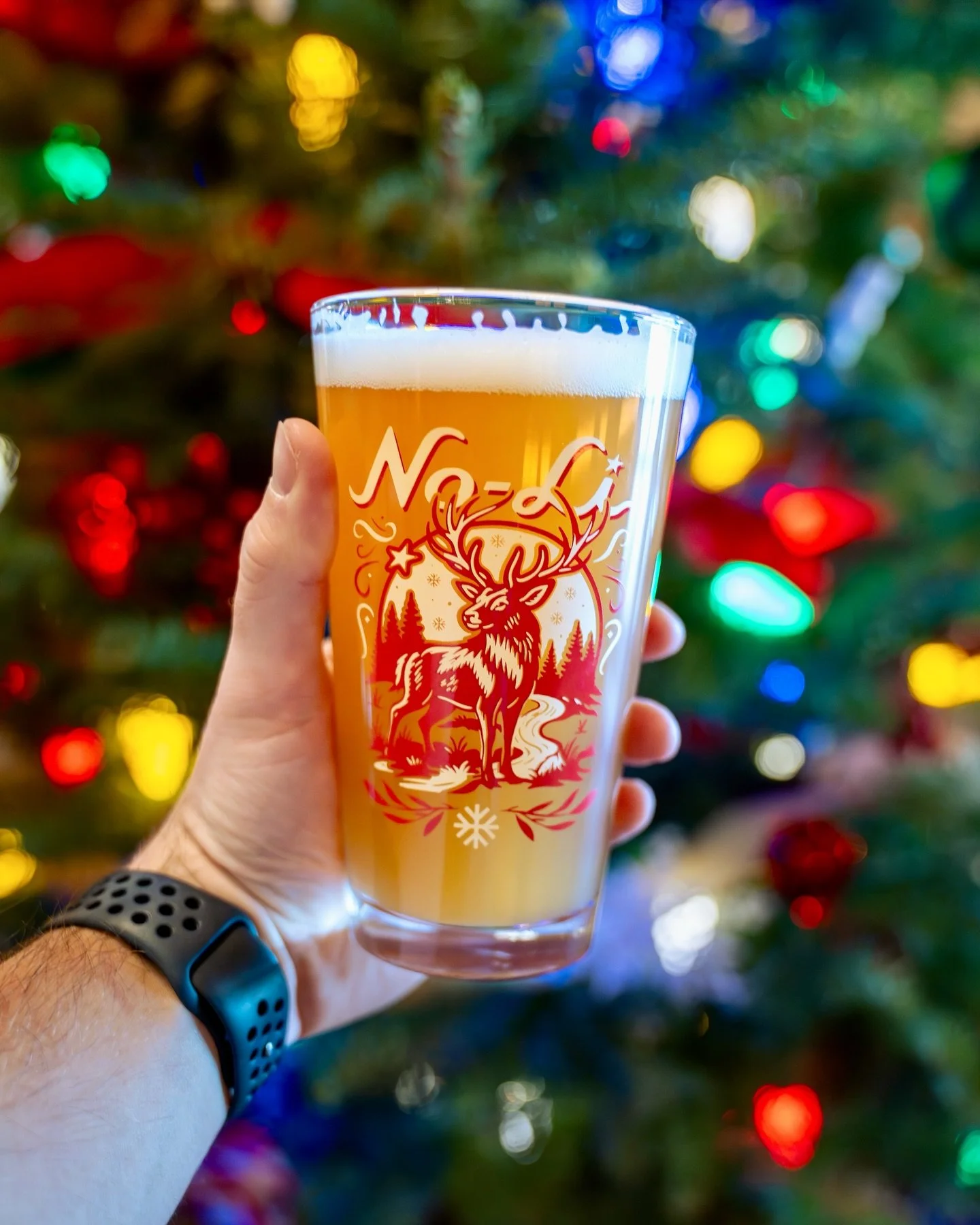 Looking for a last-minute stocking stuffer? 🎁

We&rsquo;ve got you covered with our December Holiday Stag Pint Glass.

Join us on Mondays &amp; Wednesdays, enjoy either Beer of the Month, and this glass is allll yours 🤩

See you soon! 🎅🍺
