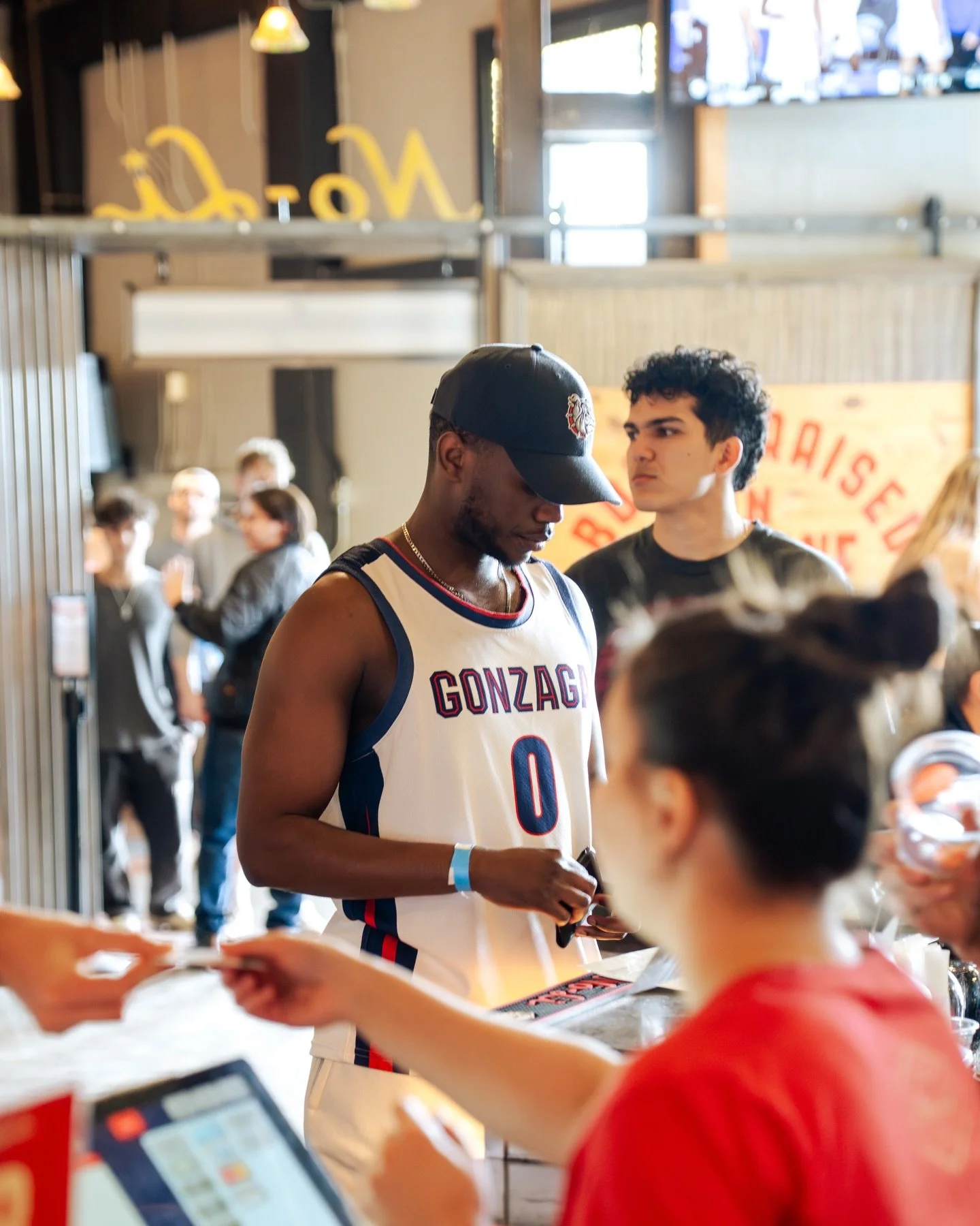 ROUND ✌️ IN THE HAUS

#GOZAGS 😤