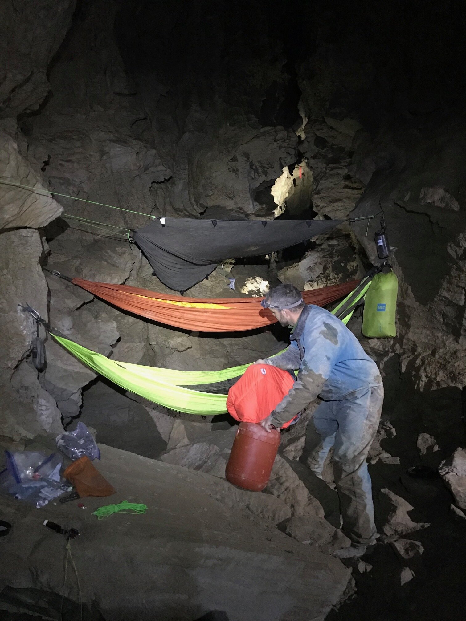 Colin Massey with hammocks at Camp 0.5 in Bisaro Anima cave, 200 m deep. Photo: J. Lavigne 2018