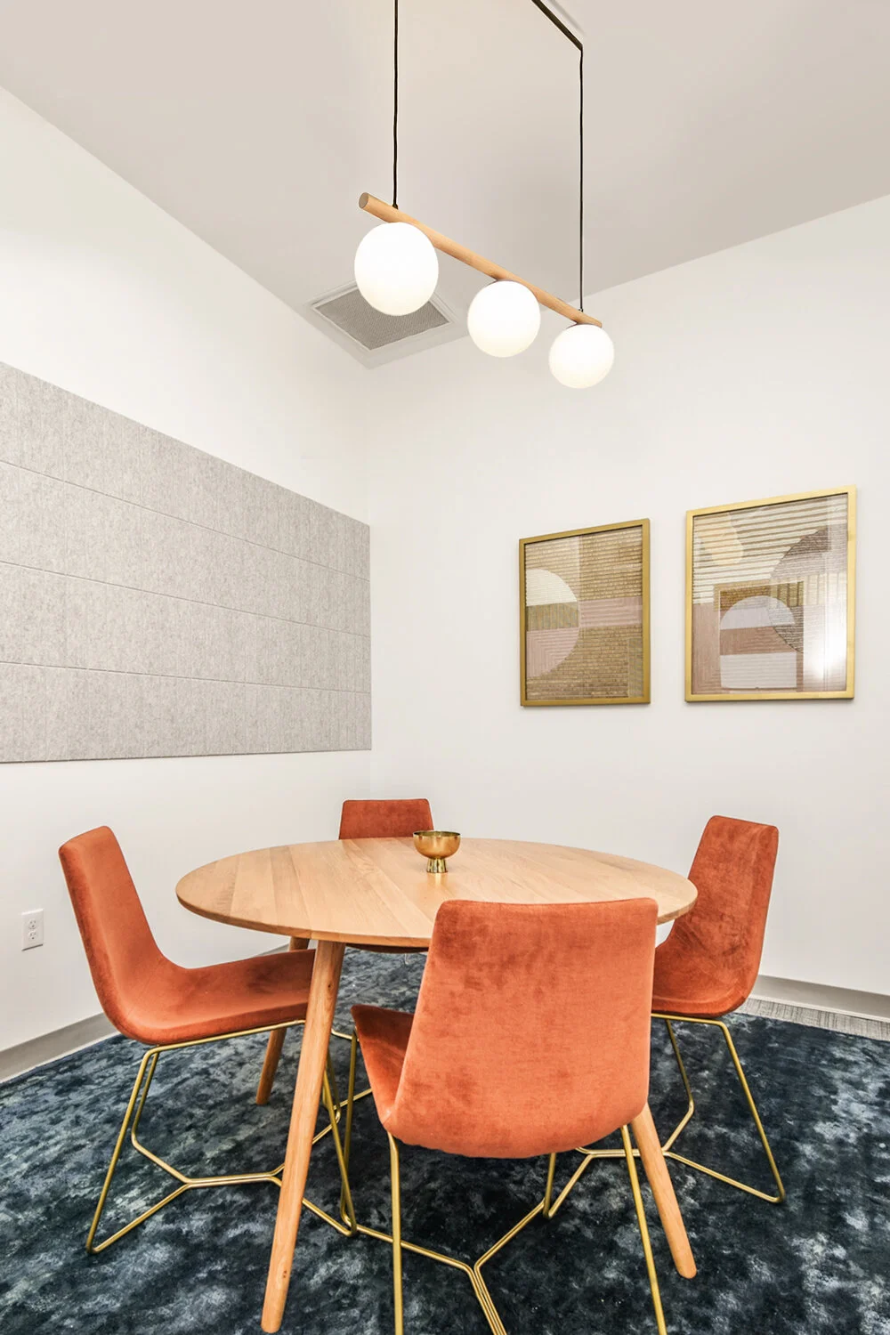 janetkim_highwire-boston-harpoon-meeting-room_highwire_janetkim_interior-design-photograph.jpg