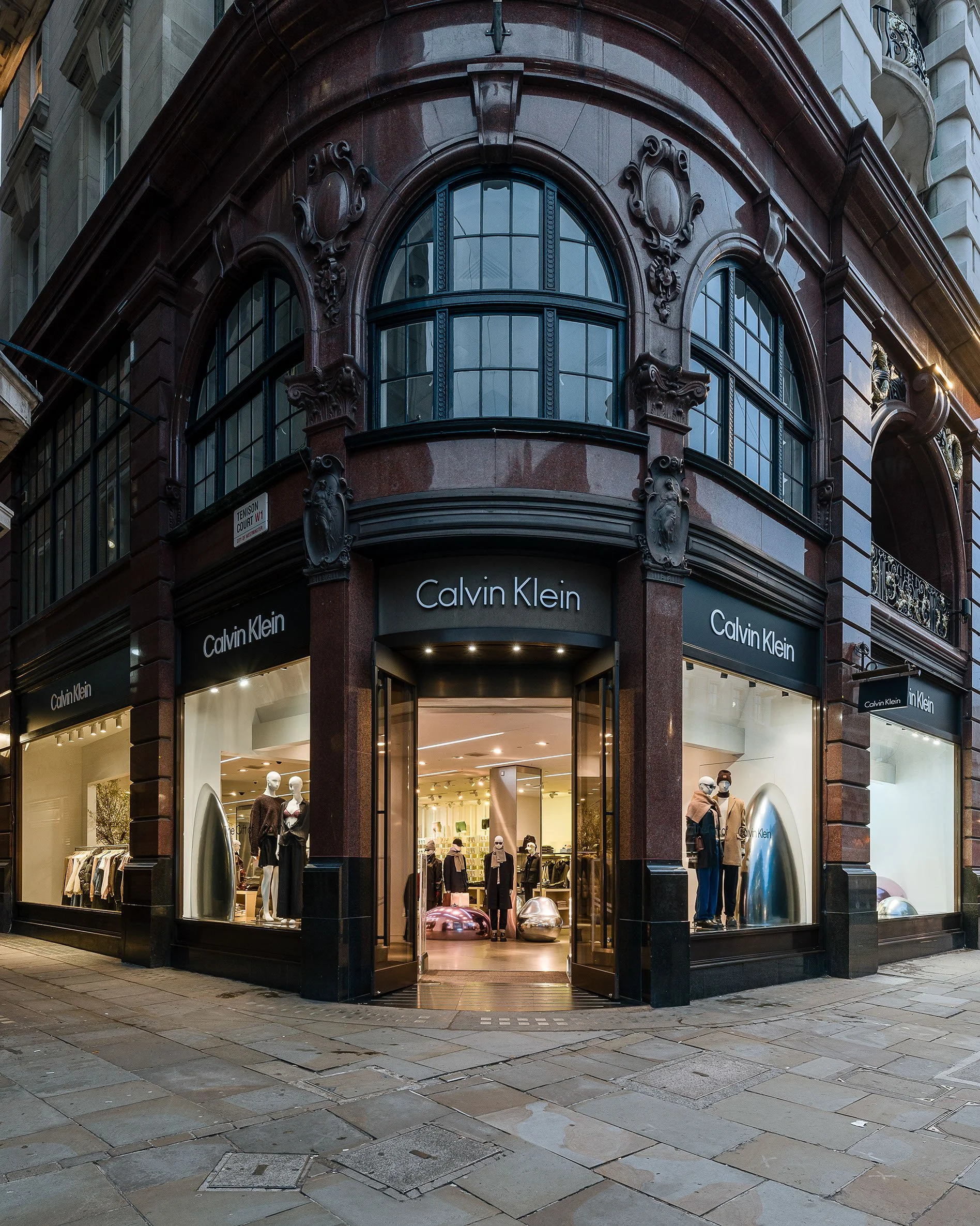 HO24_EMEA_CK_REGENT_STREET_LONDON_01_110124.jpg