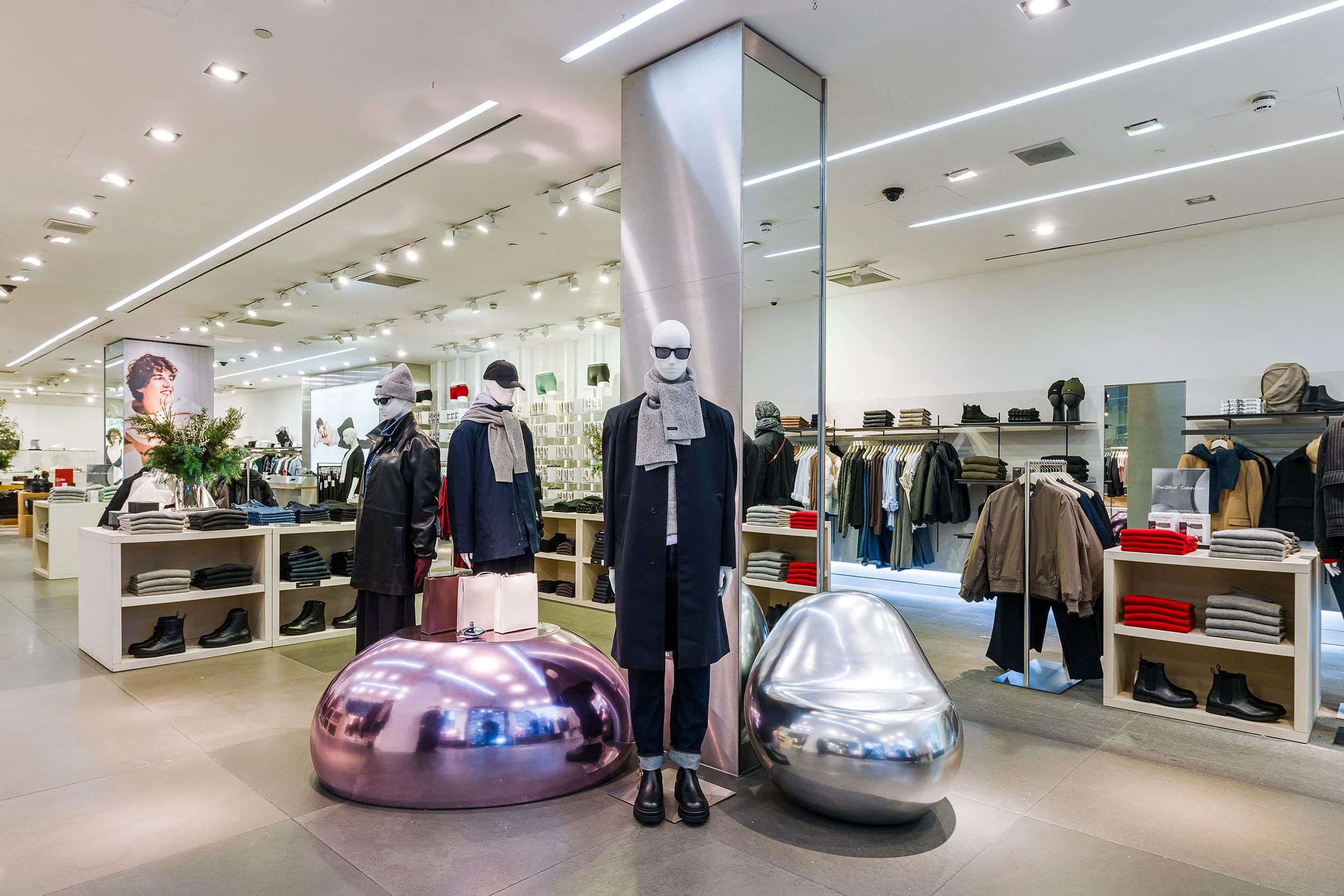 HO24_EMEA_CK_REGENT_STREET_LONDON_18_110124.jpg