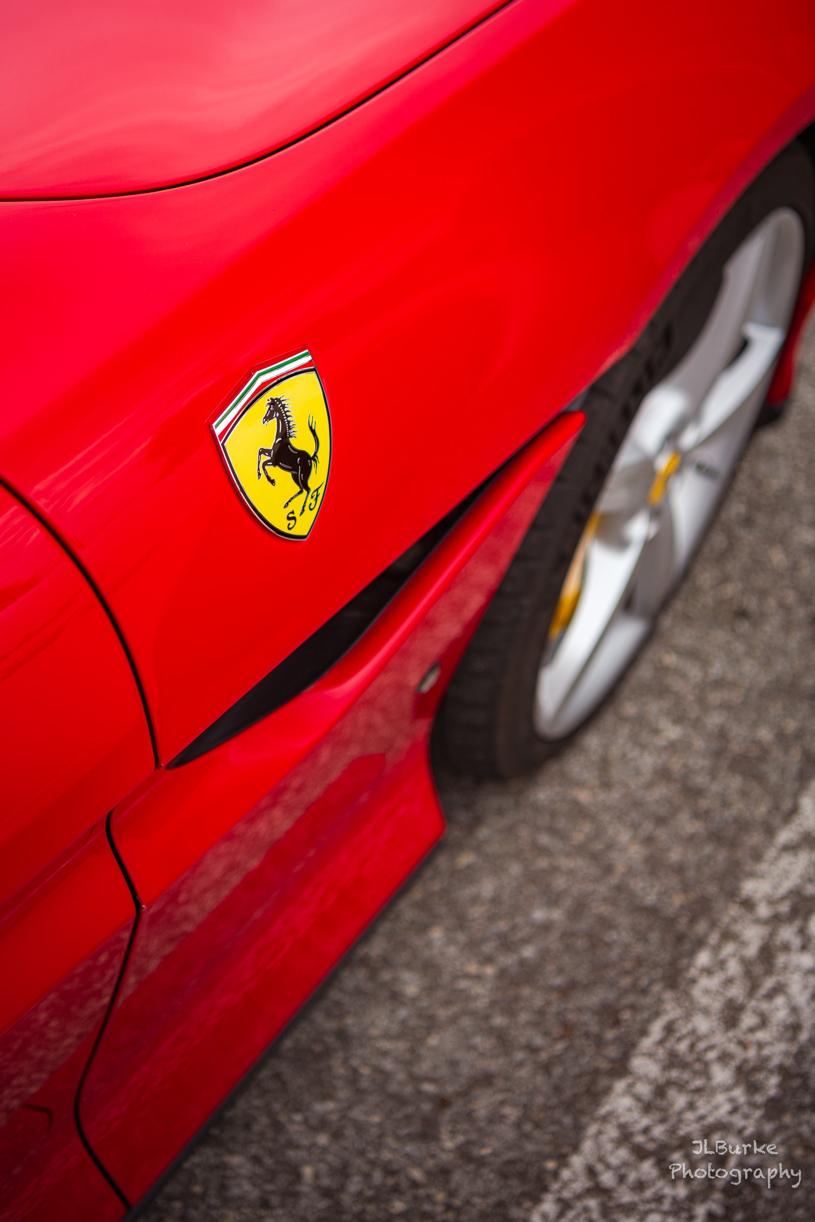 Ferrari Portofino Emblem I-W.jpg
