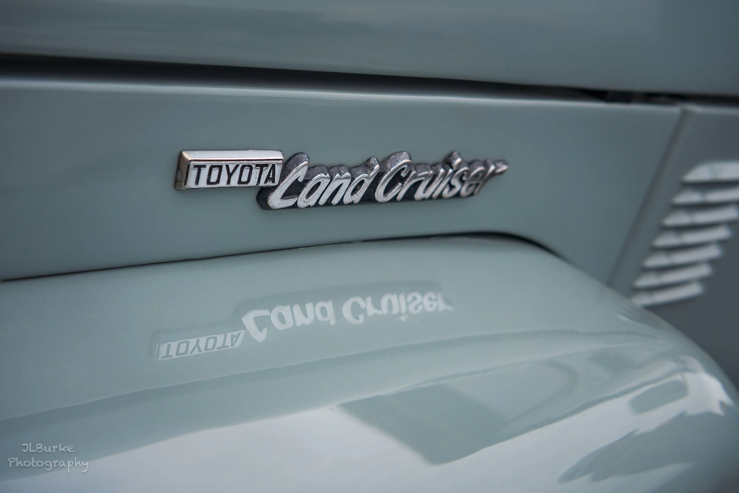 Toyota Landcruiser Reflection I-W.jpg