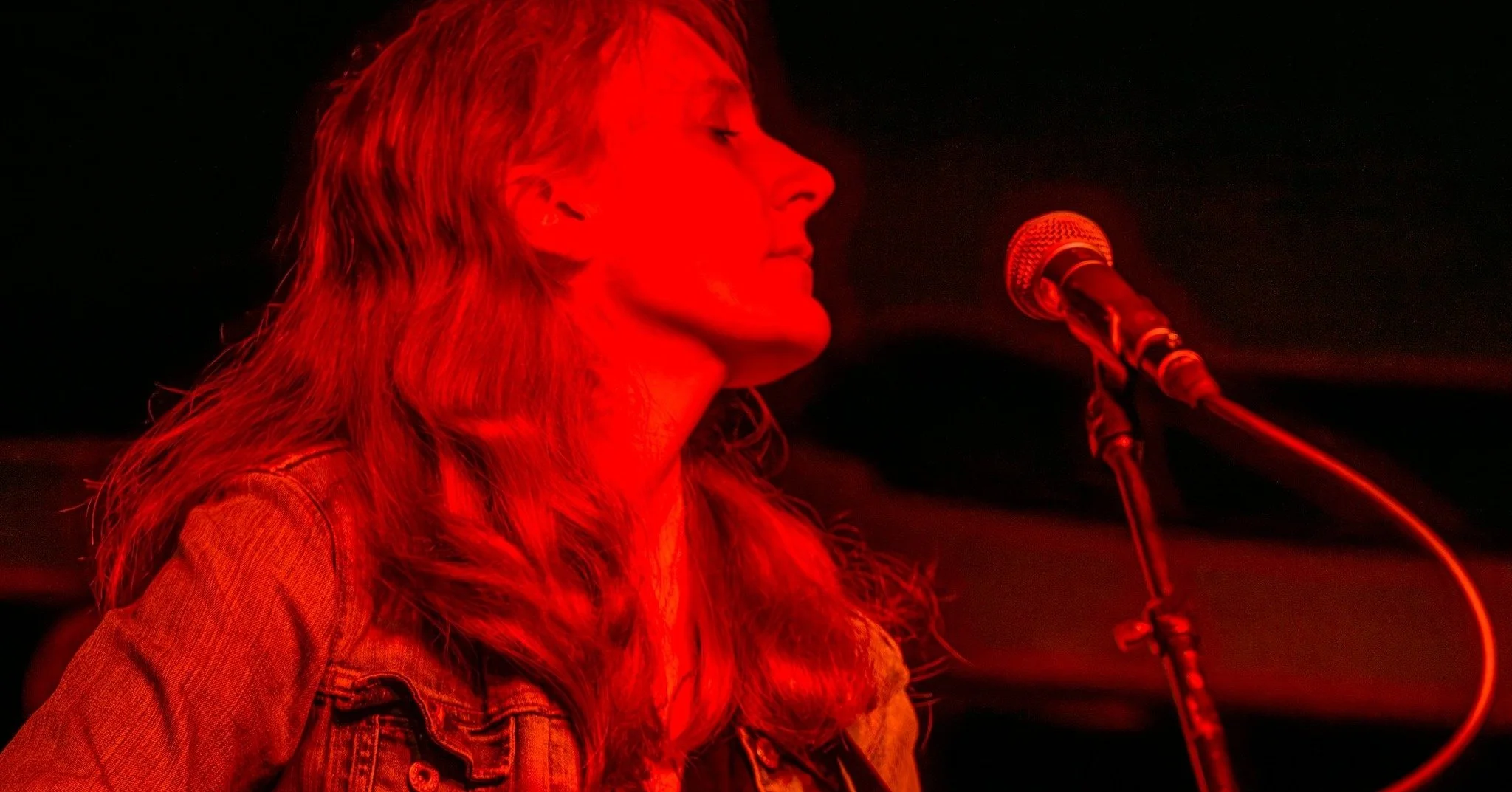 Thanks for tagging us, and thanks for a magical evening, @iredellartscouncil. ICYMI, enjoy some beautiful shots of Amanda and the band's recent performance in Statesville!

#repost: @iredellartscouncil Amanda Anne Platt &amp; The Honeycutters came do