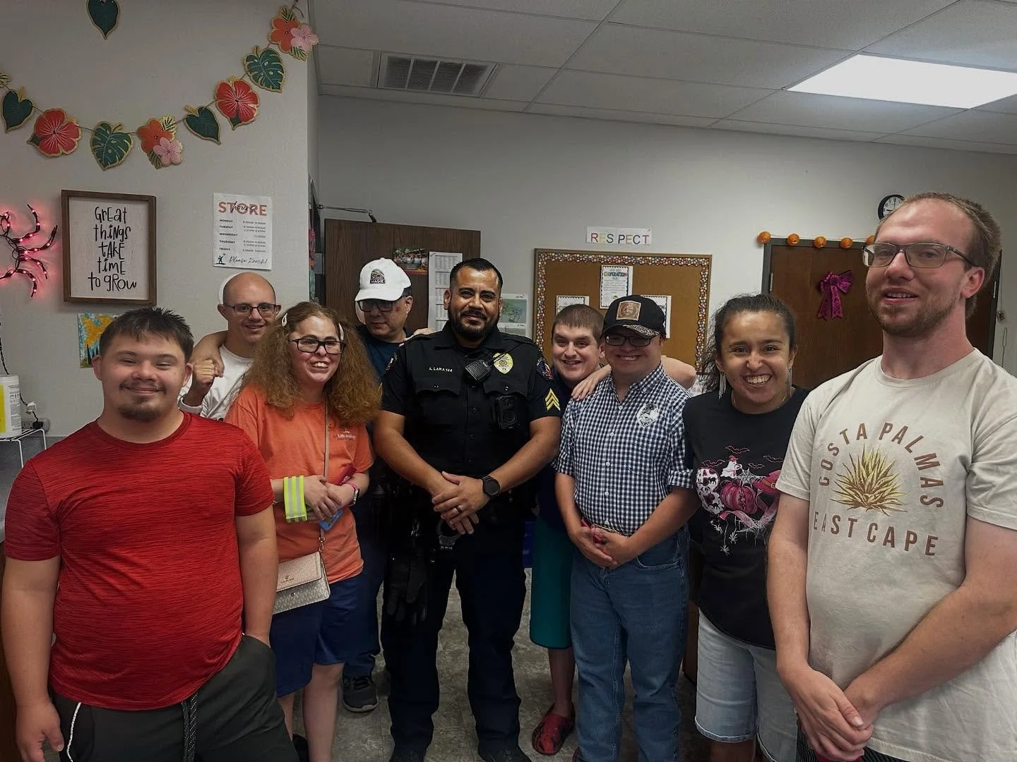 🚓🚑💙 Happy First Responders Day! ❤️🚒

Today we celebrated First Responders Day with a special visit from one of our amazing local police officers from the City of Alamo Heights! 

To all the incredible police officers, firefighters, EMTs, and para