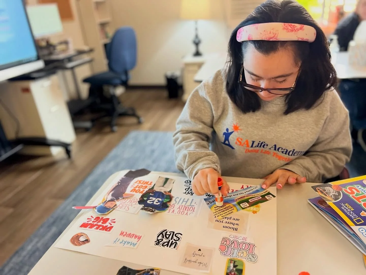 ✨Dreams + glue sticks = big plans for 2026 ✨

Our STARS are creating 2026 vision boards, turning goals and dreams into something they can see and work toward! One picture at a time 💙🧡 

#bigdreams #salifeacademy #doinglifetogether #visionboard